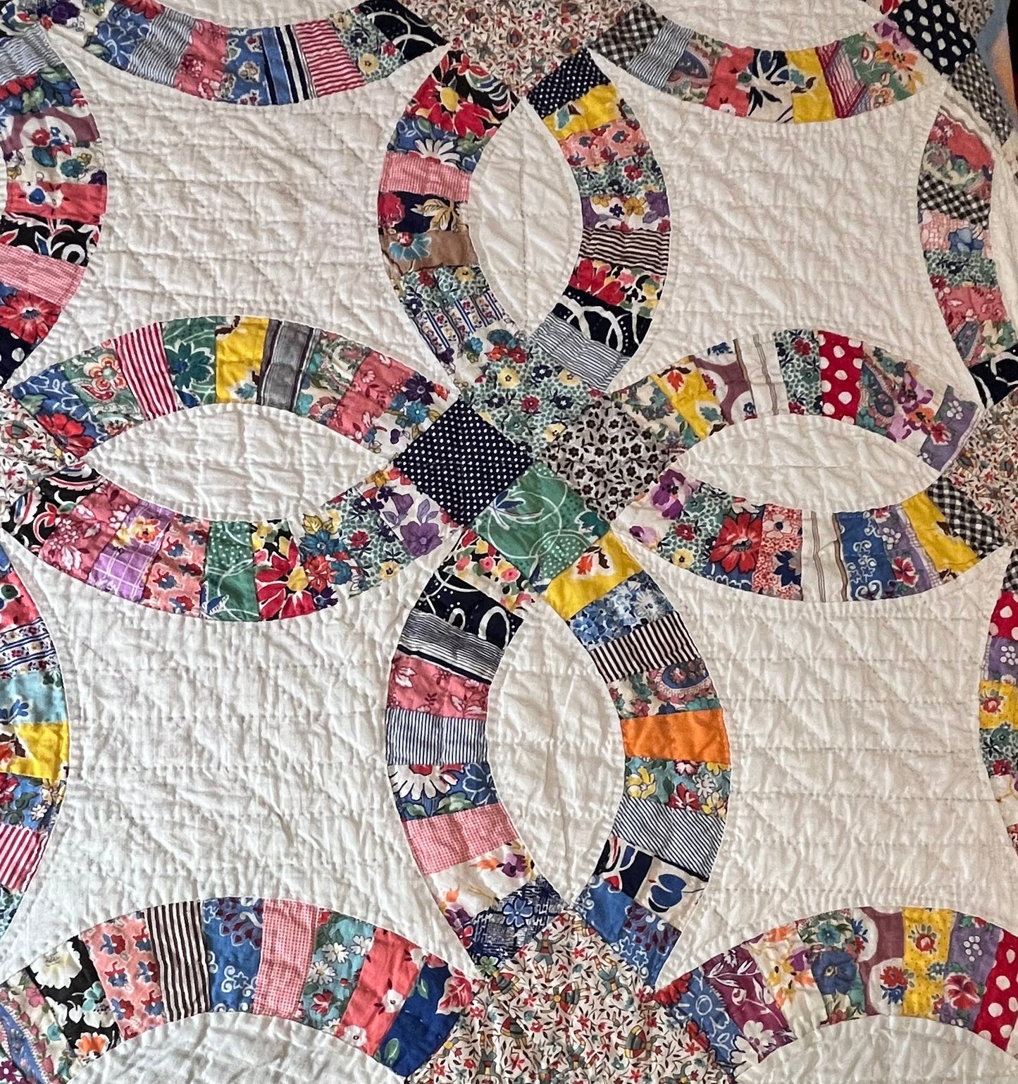 Scrappy Double Wedding Ring Quilt