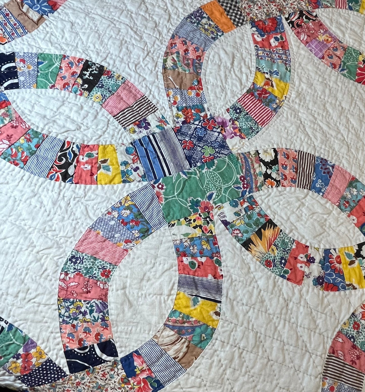 Scrappy Double Wedding Ring Quilt