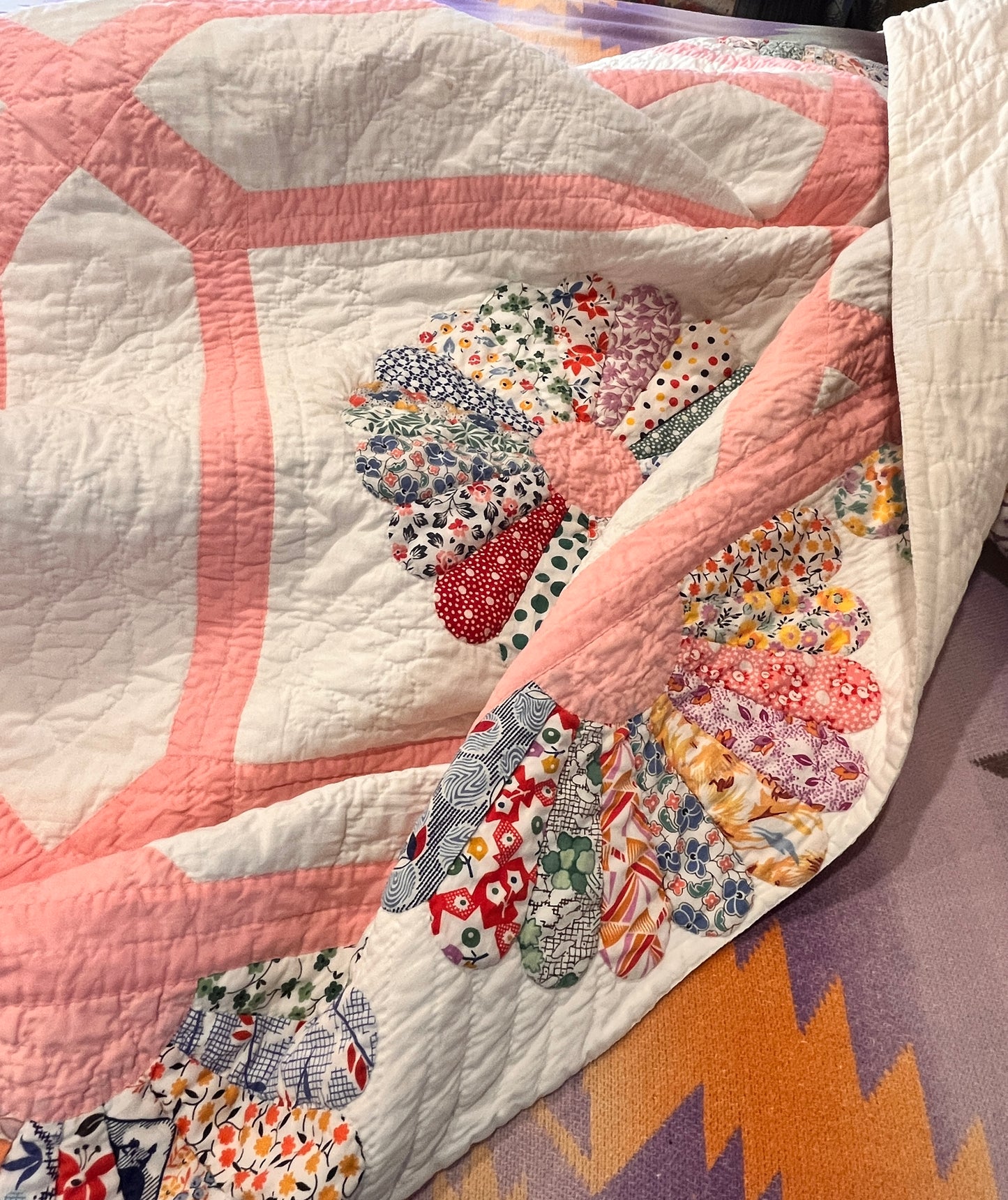 Unique Dresden Plate Quilt with Border and Garden Maze Setting / Large