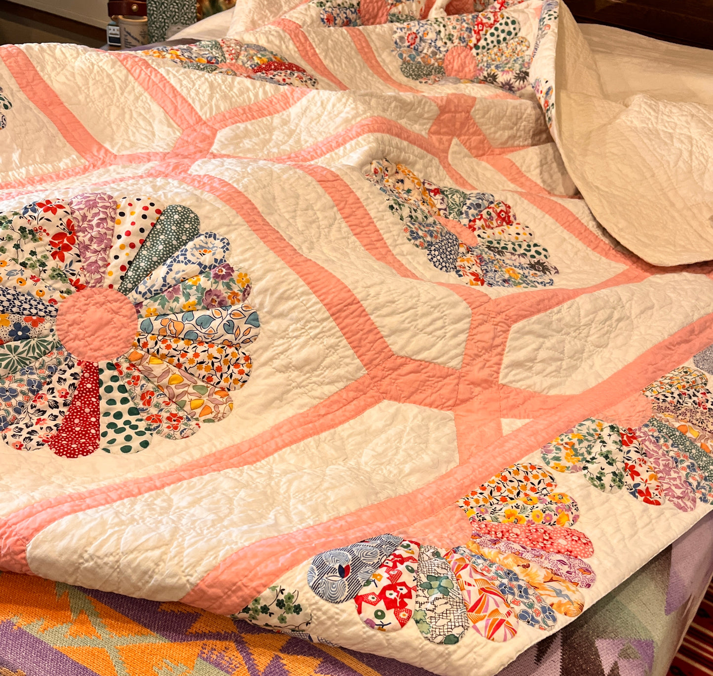 Unique Dresden Plate Quilt with Border and Garden Maze Setting / Large