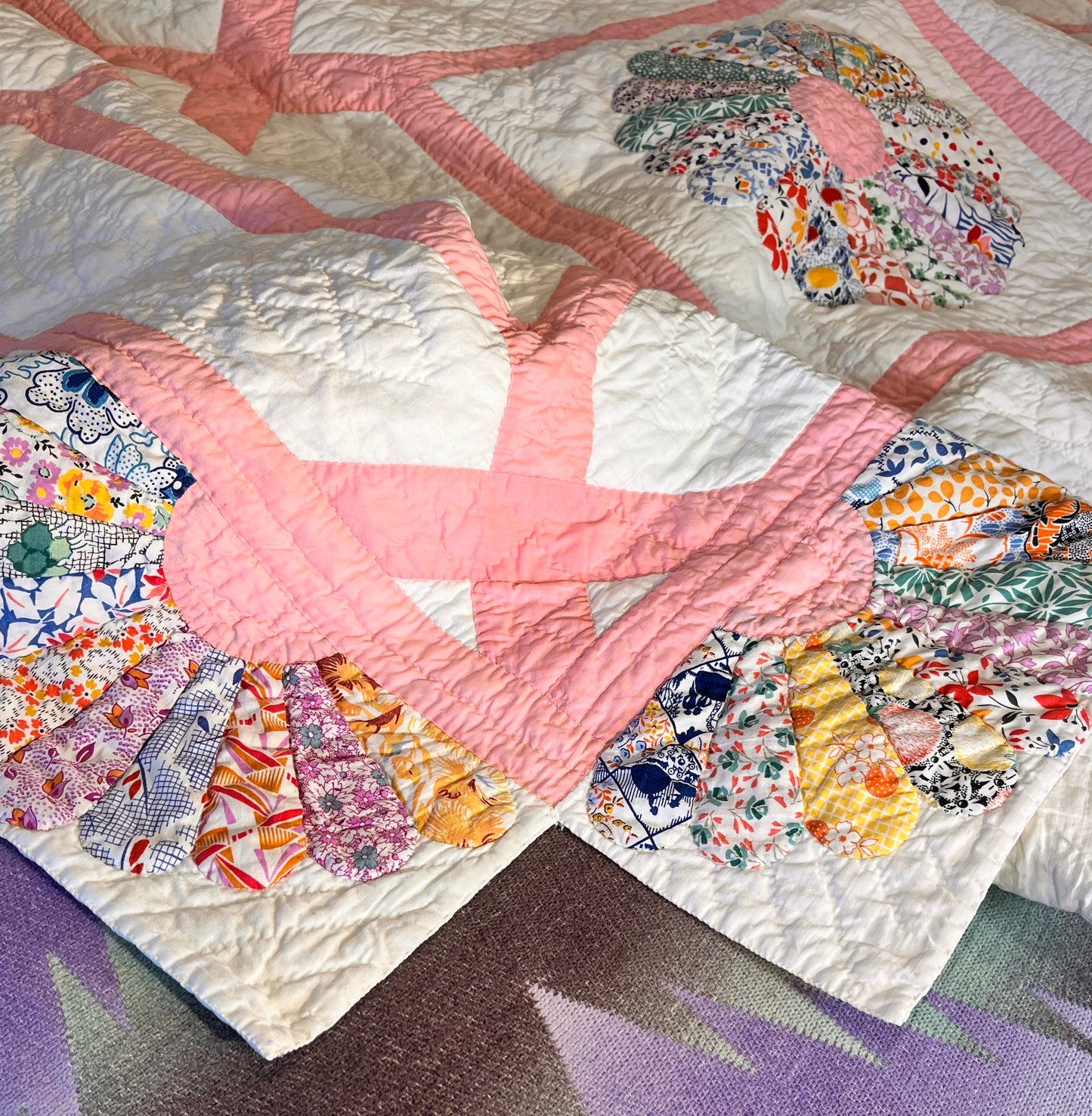 Unique Dresden Plate Quilt with Border and Garden Maze Setting / Large