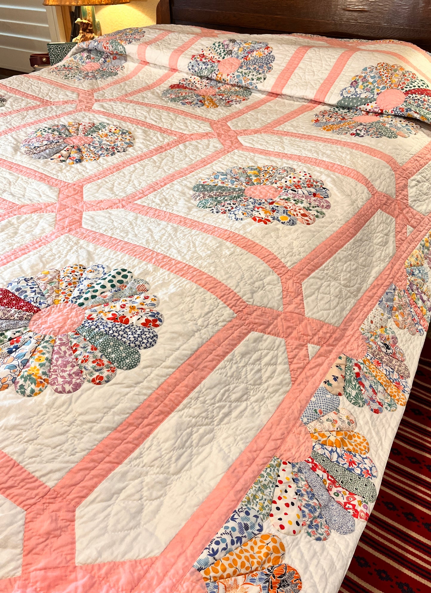 Unique Dresden Plate Quilt with Border and Garden Maze Setting / Large