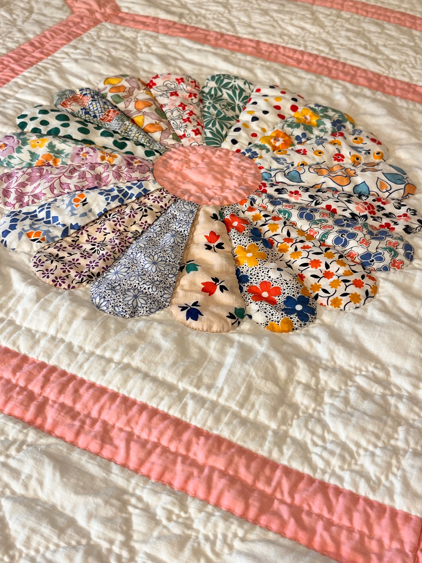 Unique Dresden Plate Quilt with Border and Garden Maze Setting / Large