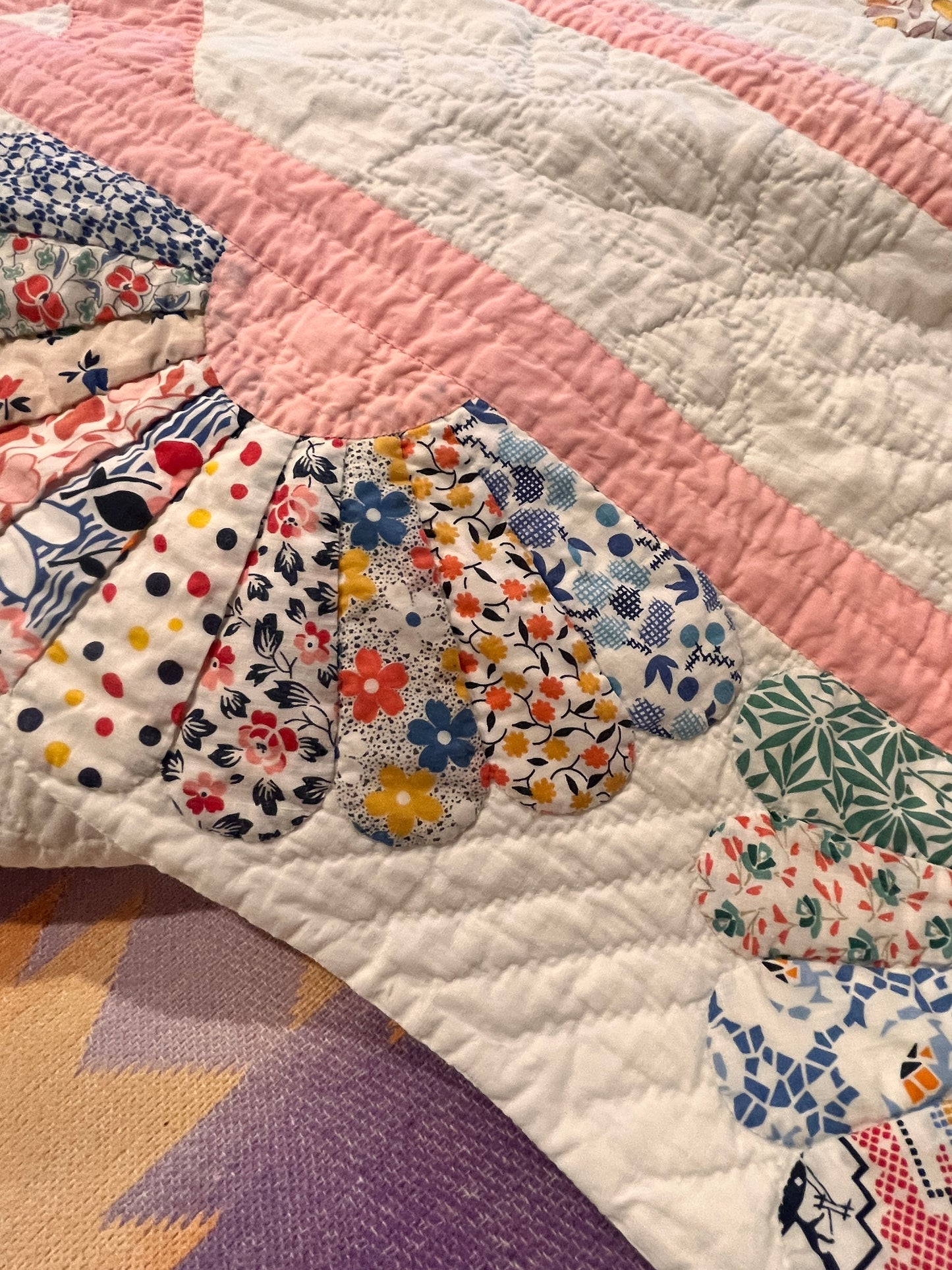 Unique Dresden Plate Quilt with Border and Garden Maze Setting / Large