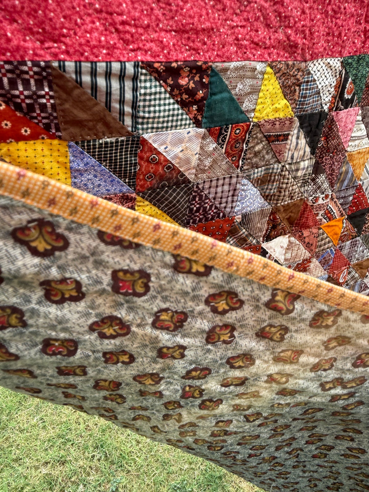 Outstanding Half Square Triangles 4 Block Early Quilt with Zig Zag Border