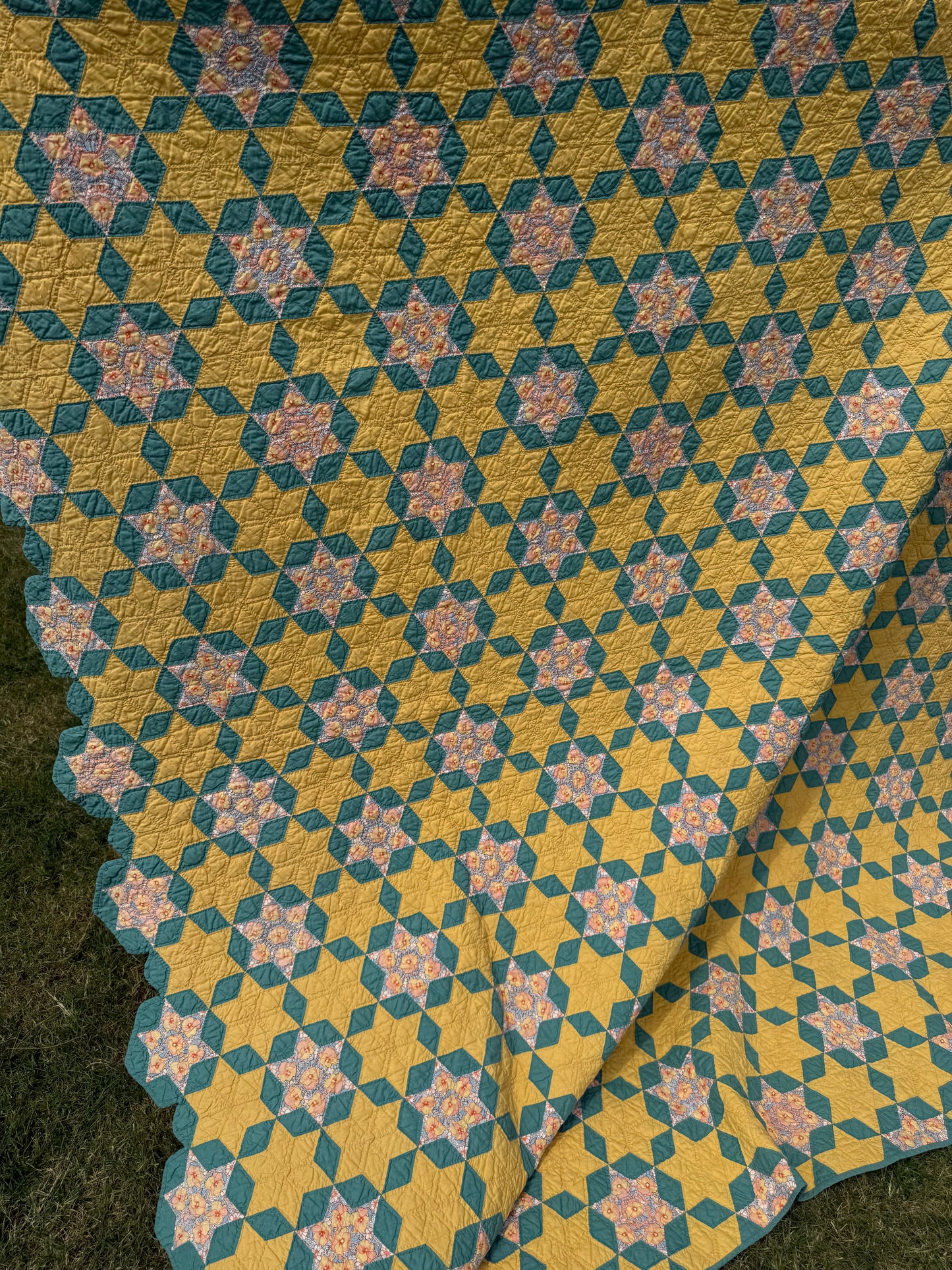 Small Scale Hexagonal 6 Point Stars Quilt