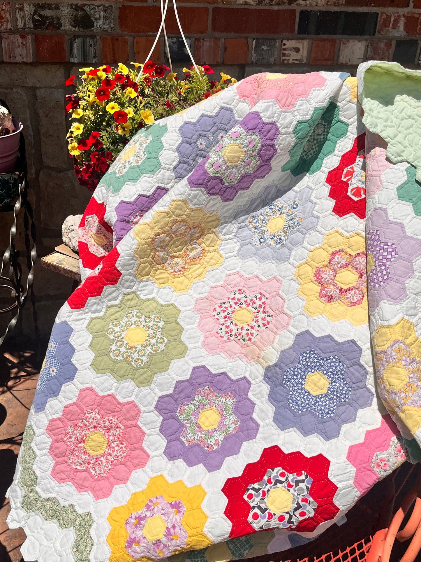 Sweet Flower Garden Quilt with Border