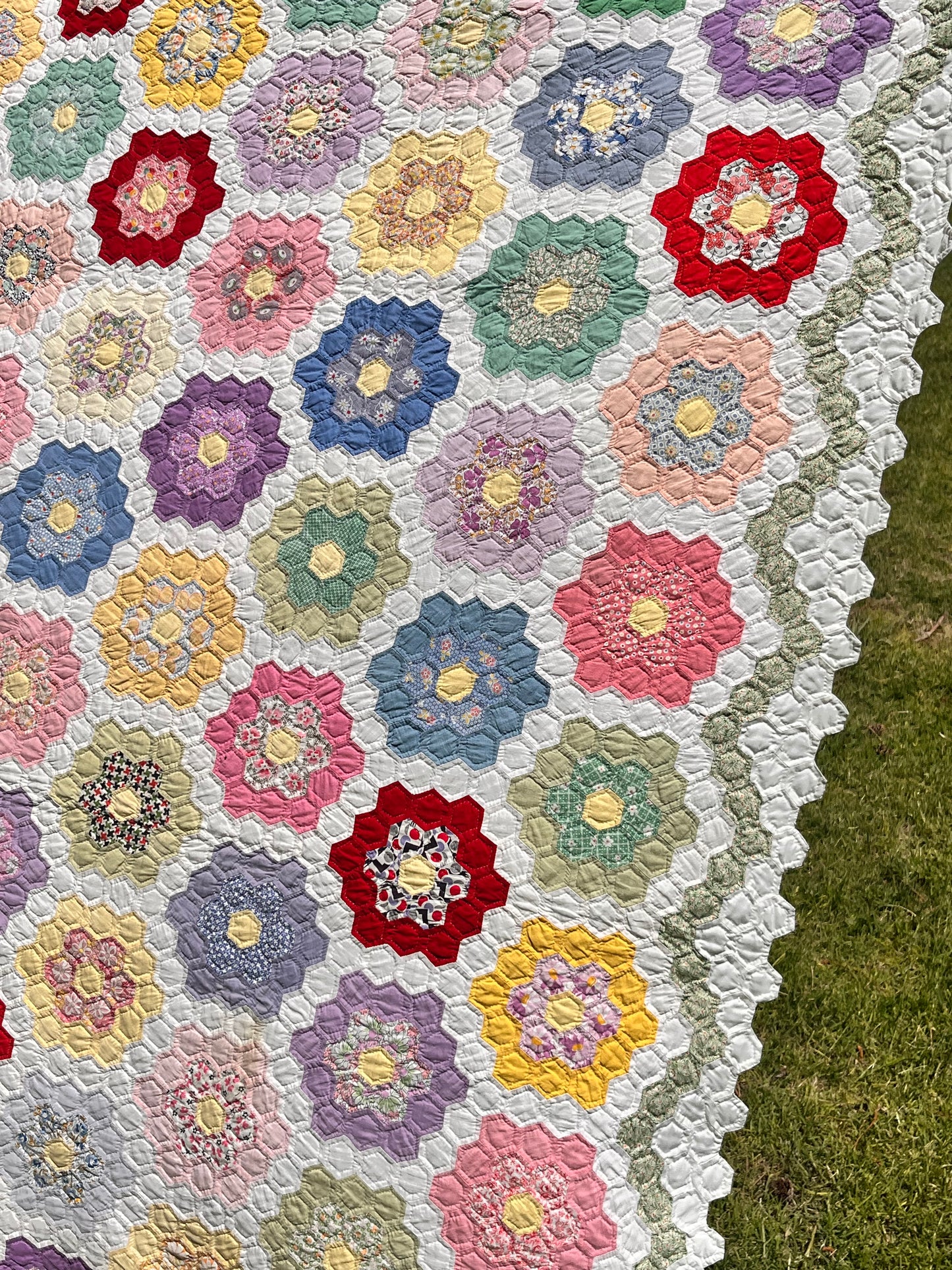 Sweet Flower Garden Quilt with Border