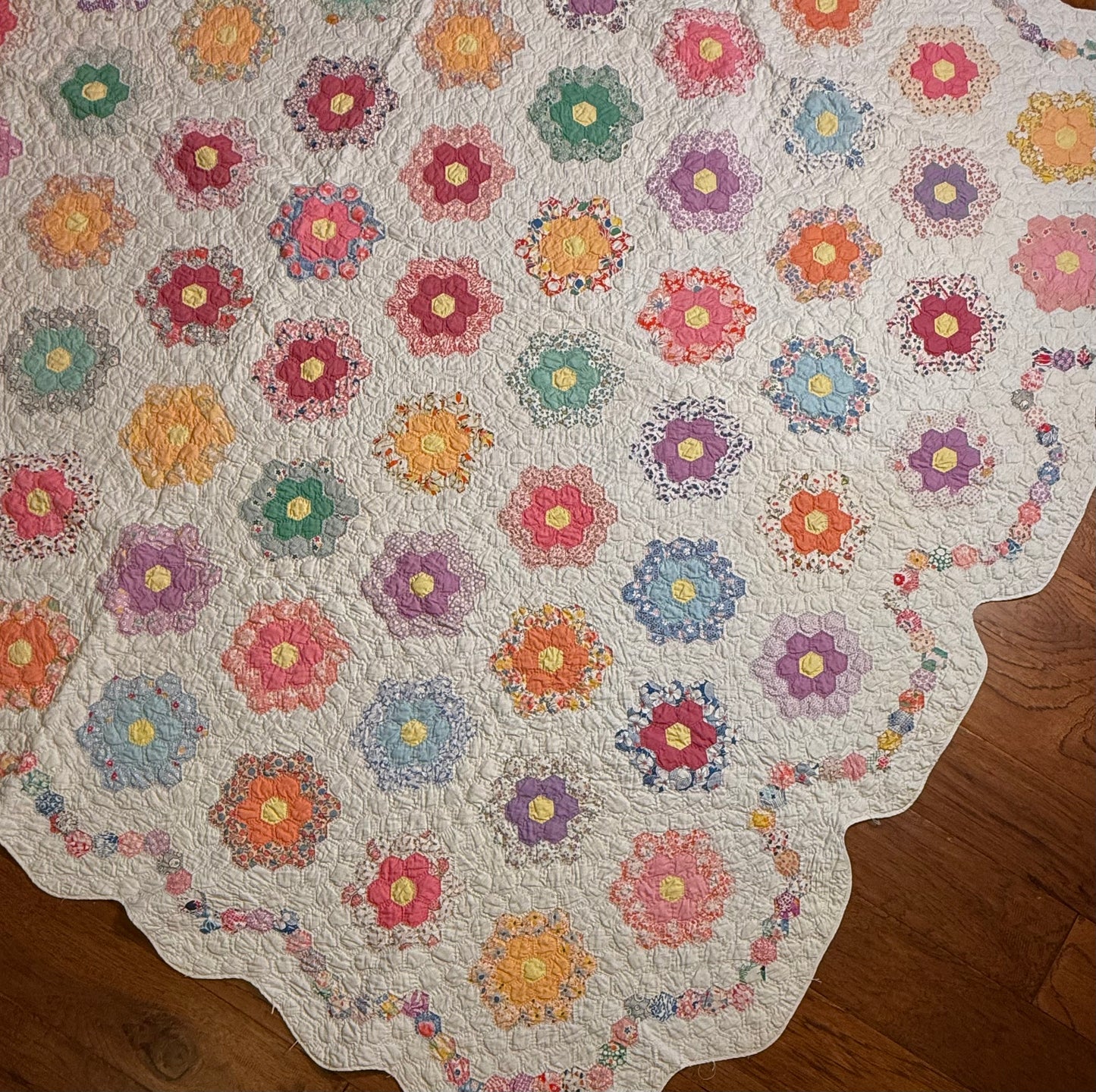 Small Scale Flower Garden Quilt with Border