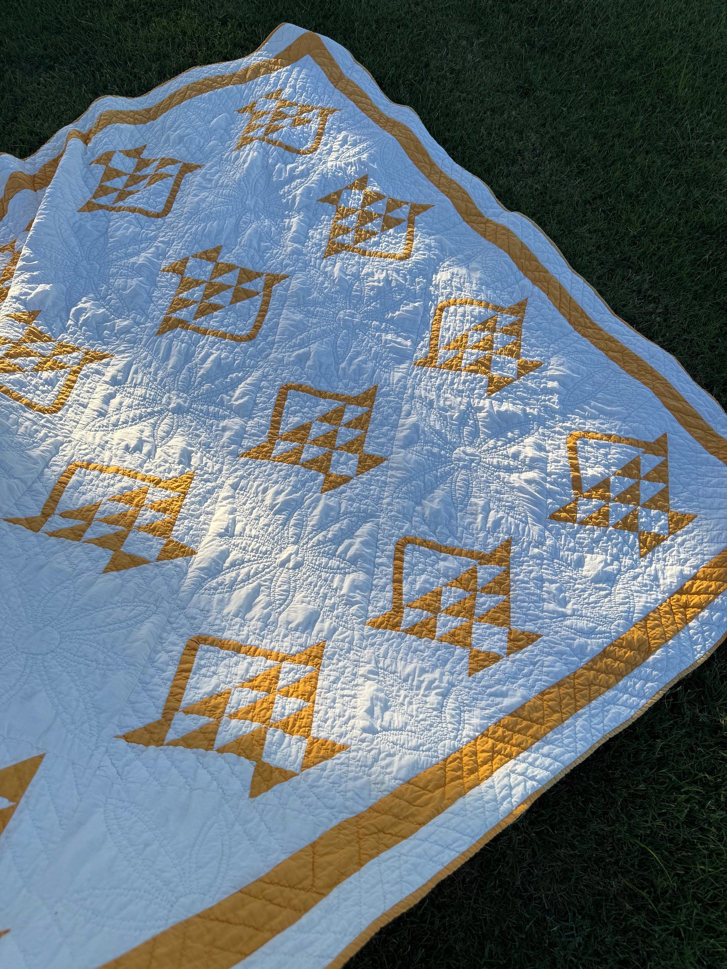 Pieced and Appliqué Basket Quilt
