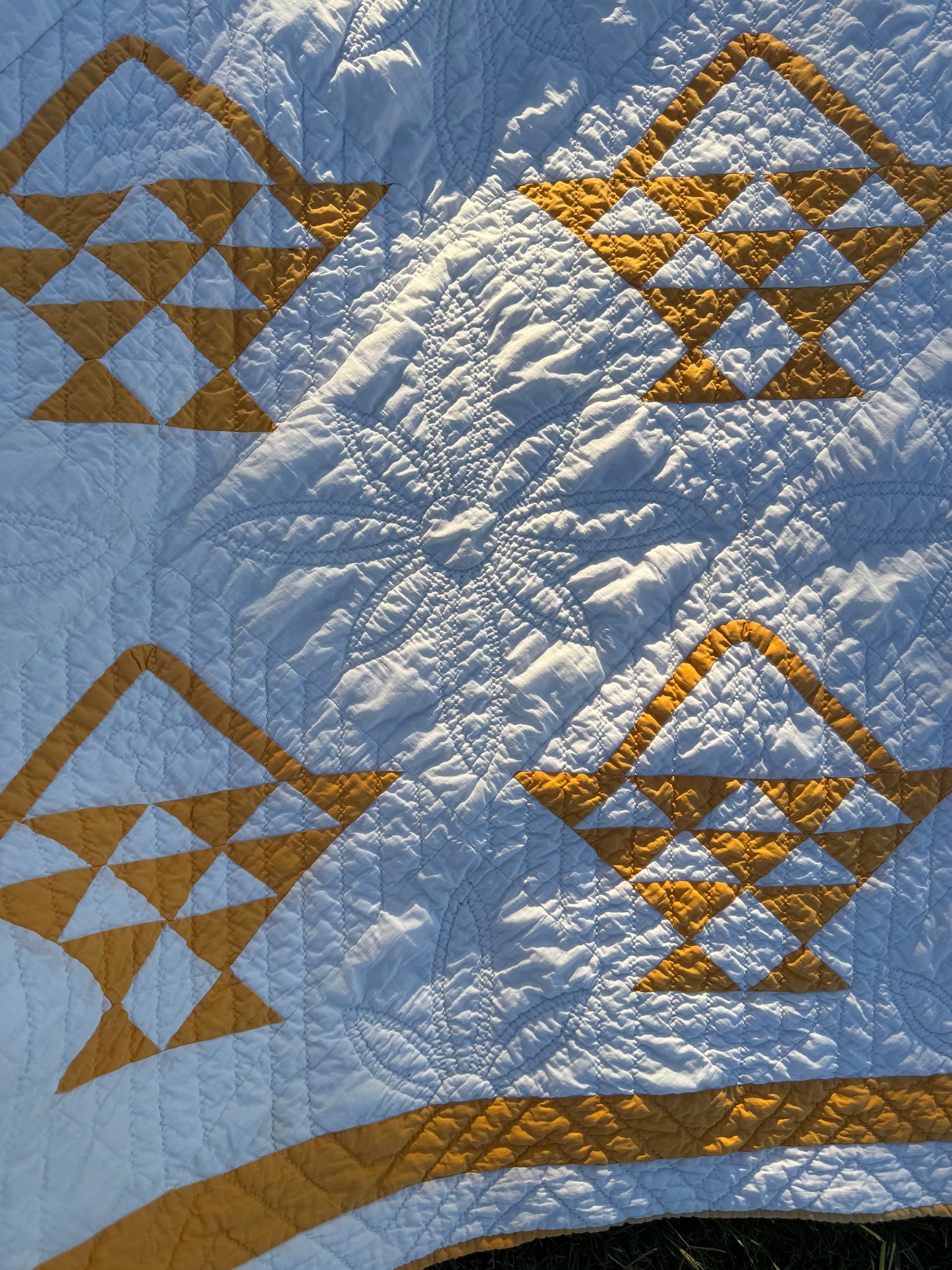 Pieced and Appliqué Basket Quilt