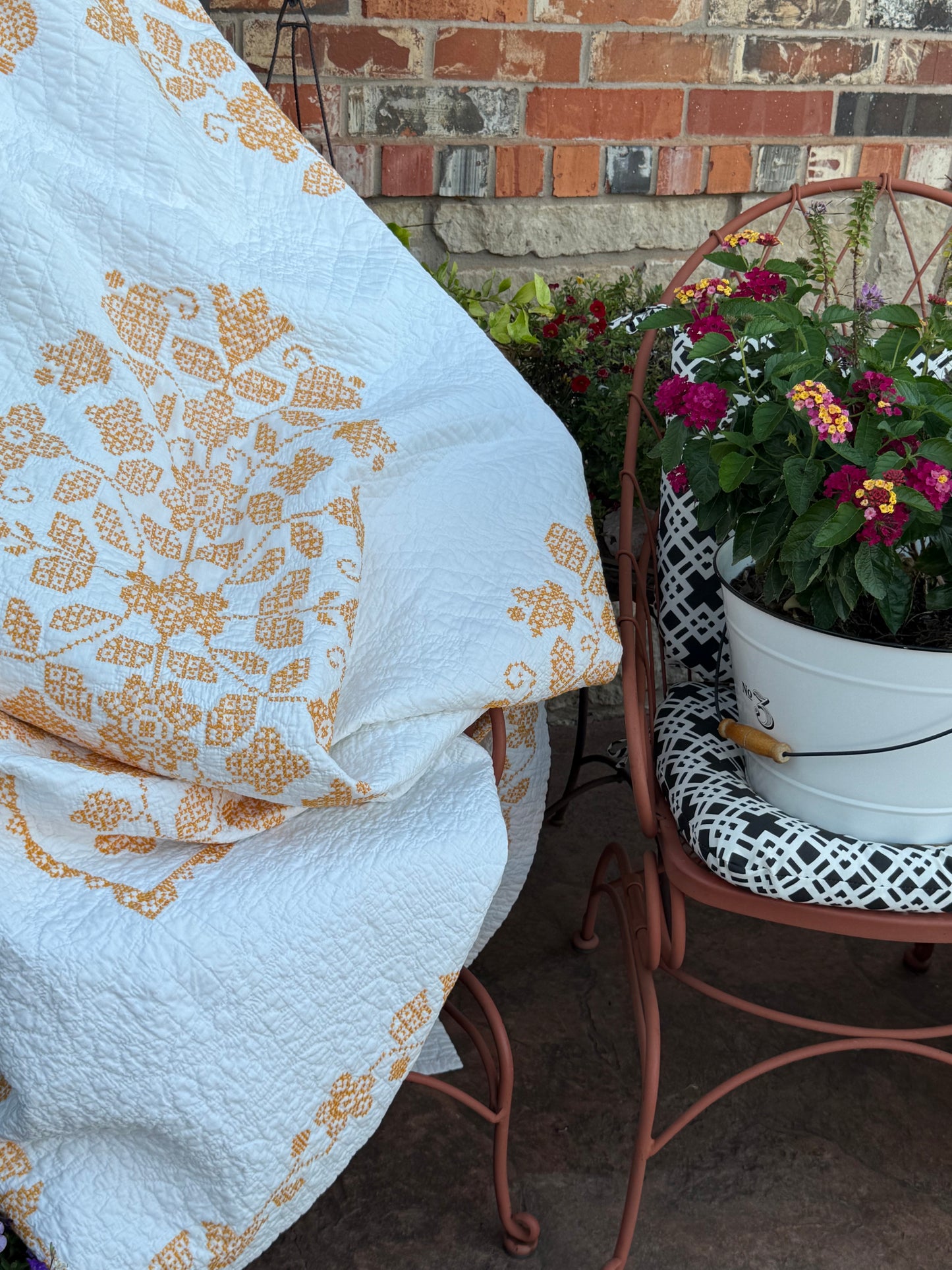 Colonial Chintz Medallion Quilt
