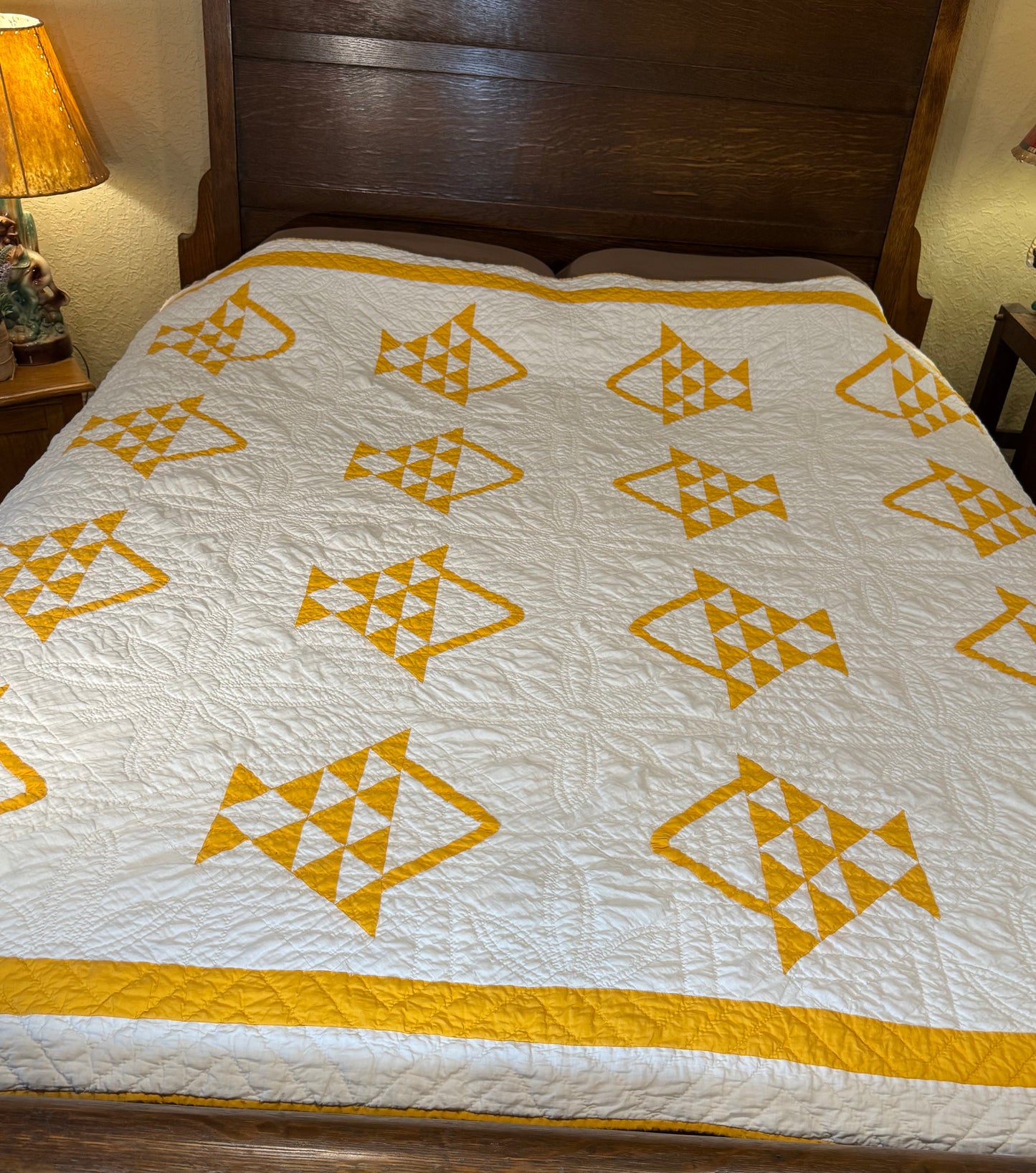 Pieced and Appliqué Basket Quilt