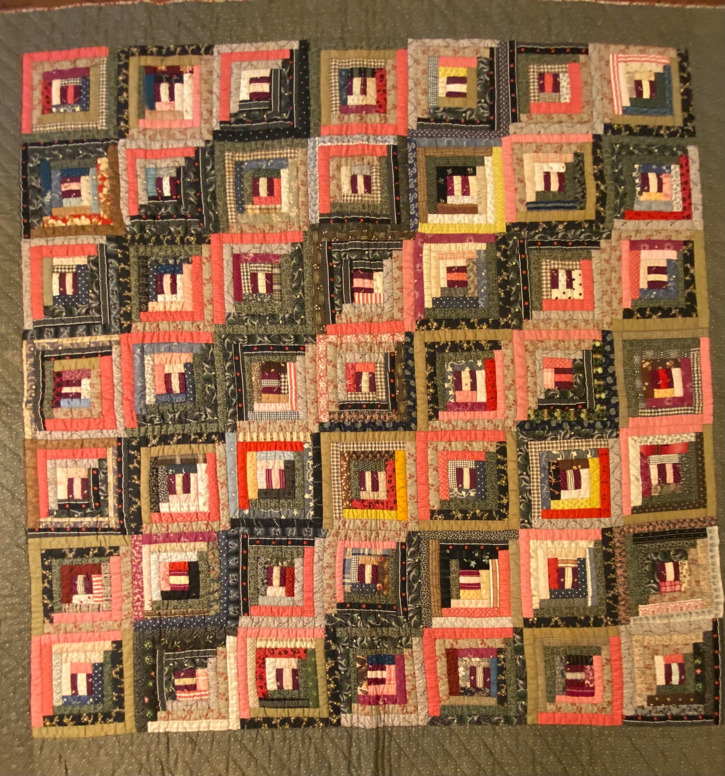 Log Cabin - Straight Furrows Quilt