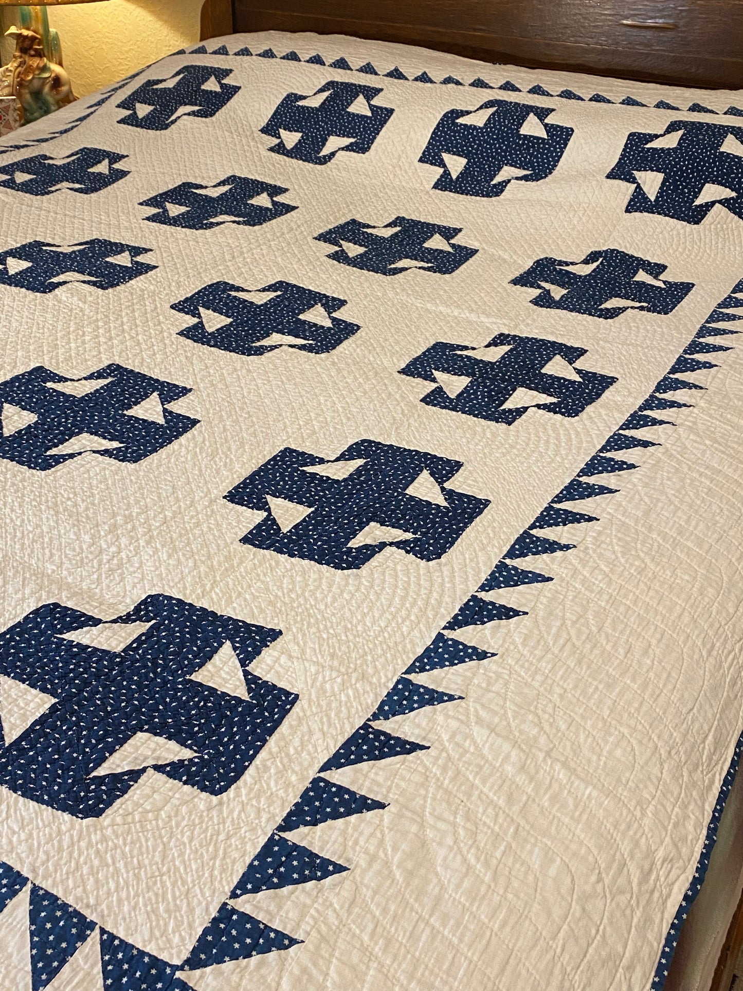 Double T Block Quilt with Sawtooth Border
