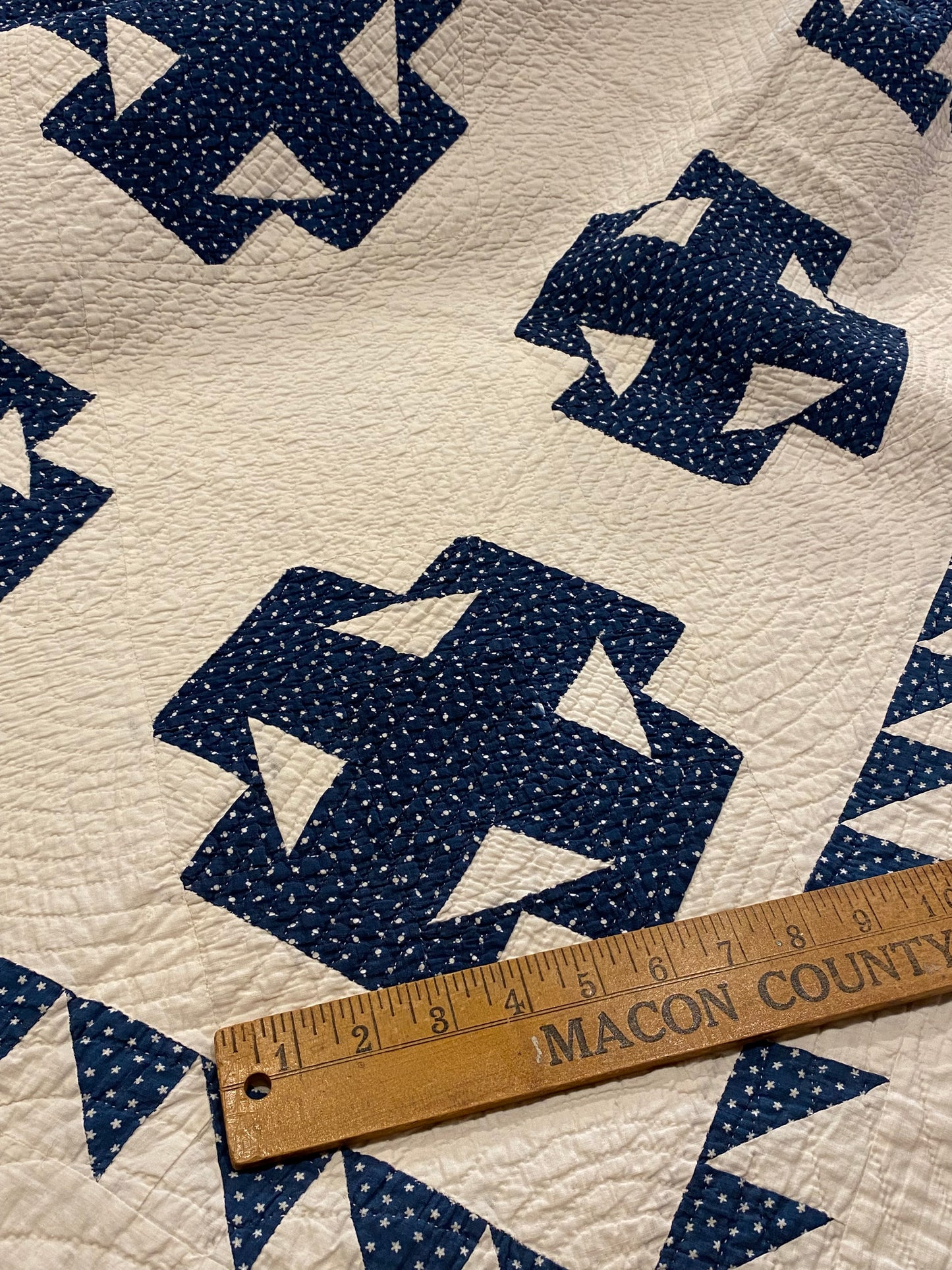 Double T Block Quilt with Sawtooth Border