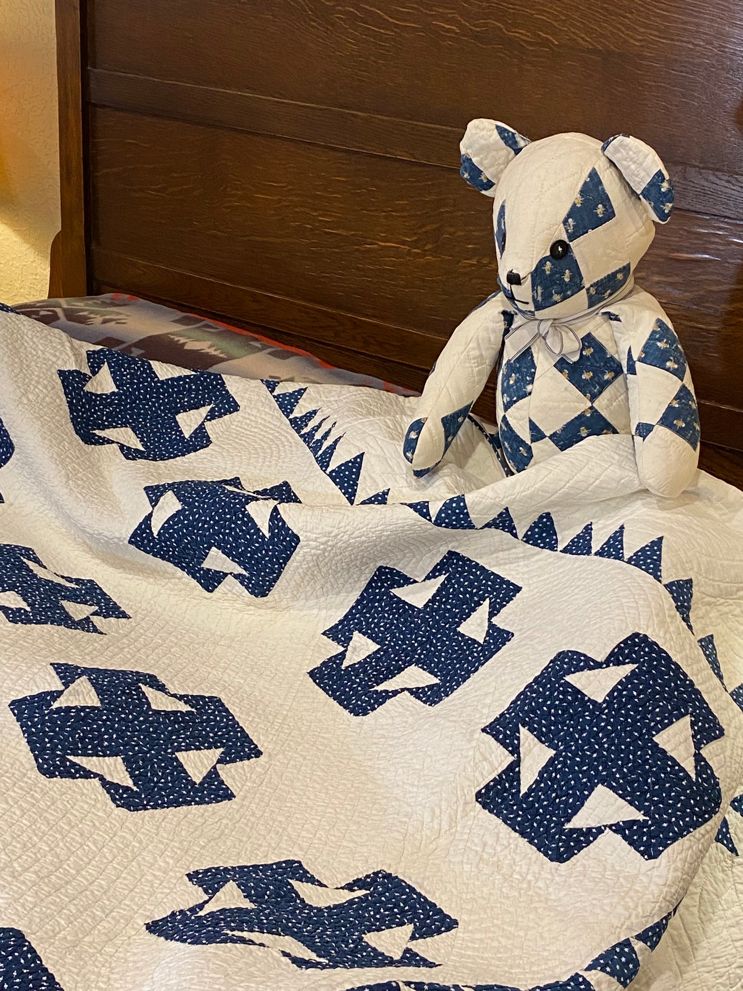 Double T Block Quilt with Sawtooth Border