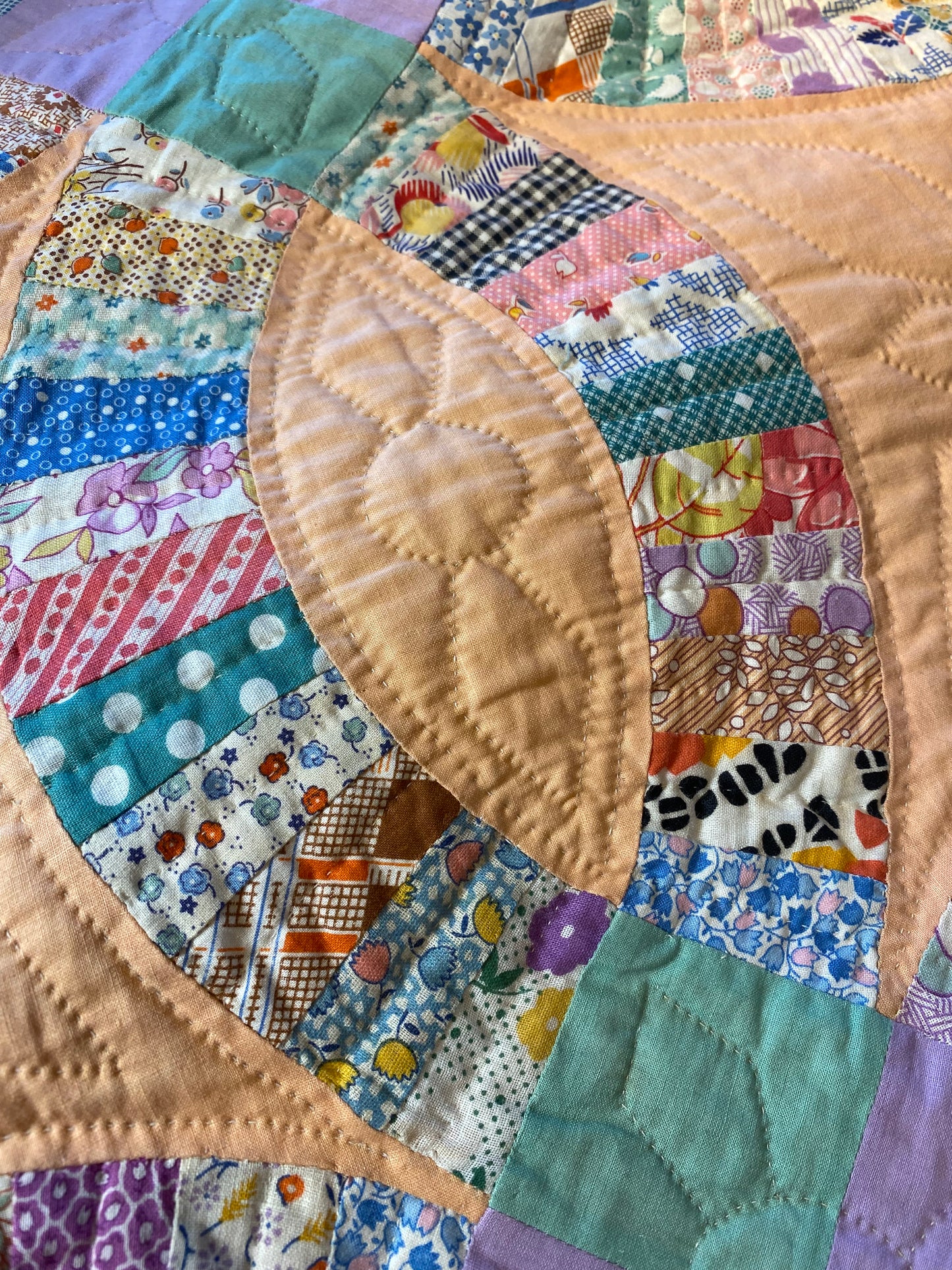 Stunning Double Wedding Ring Quilt