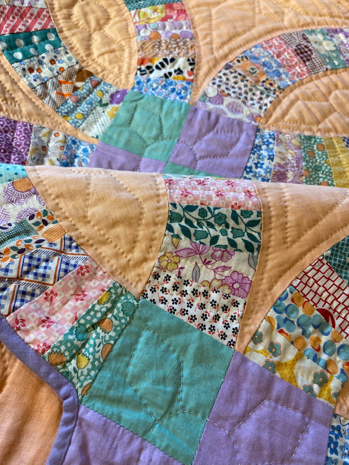 Stunning Double Wedding Ring Quilt