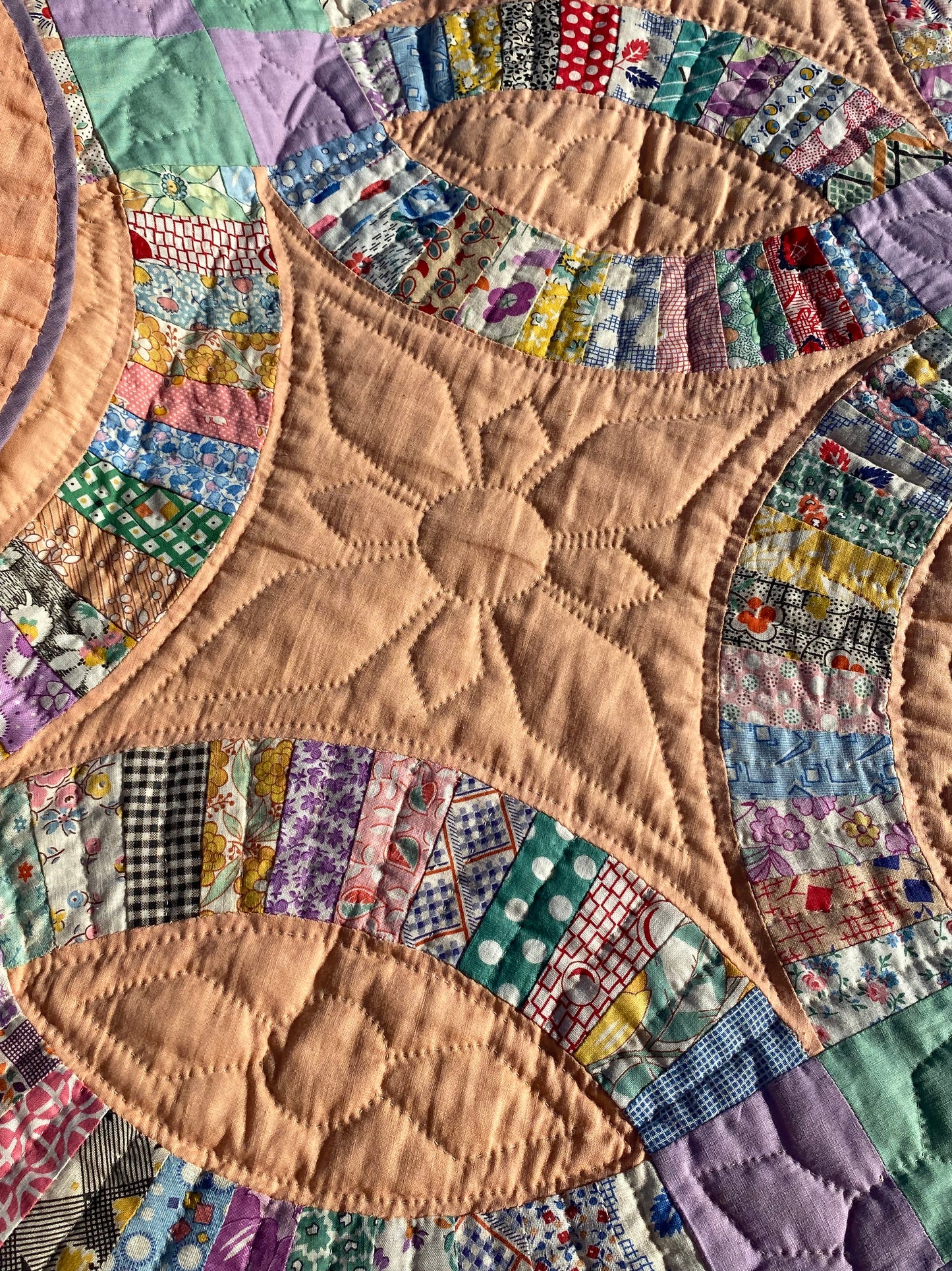 Stunning Double Wedding Ring Quilt