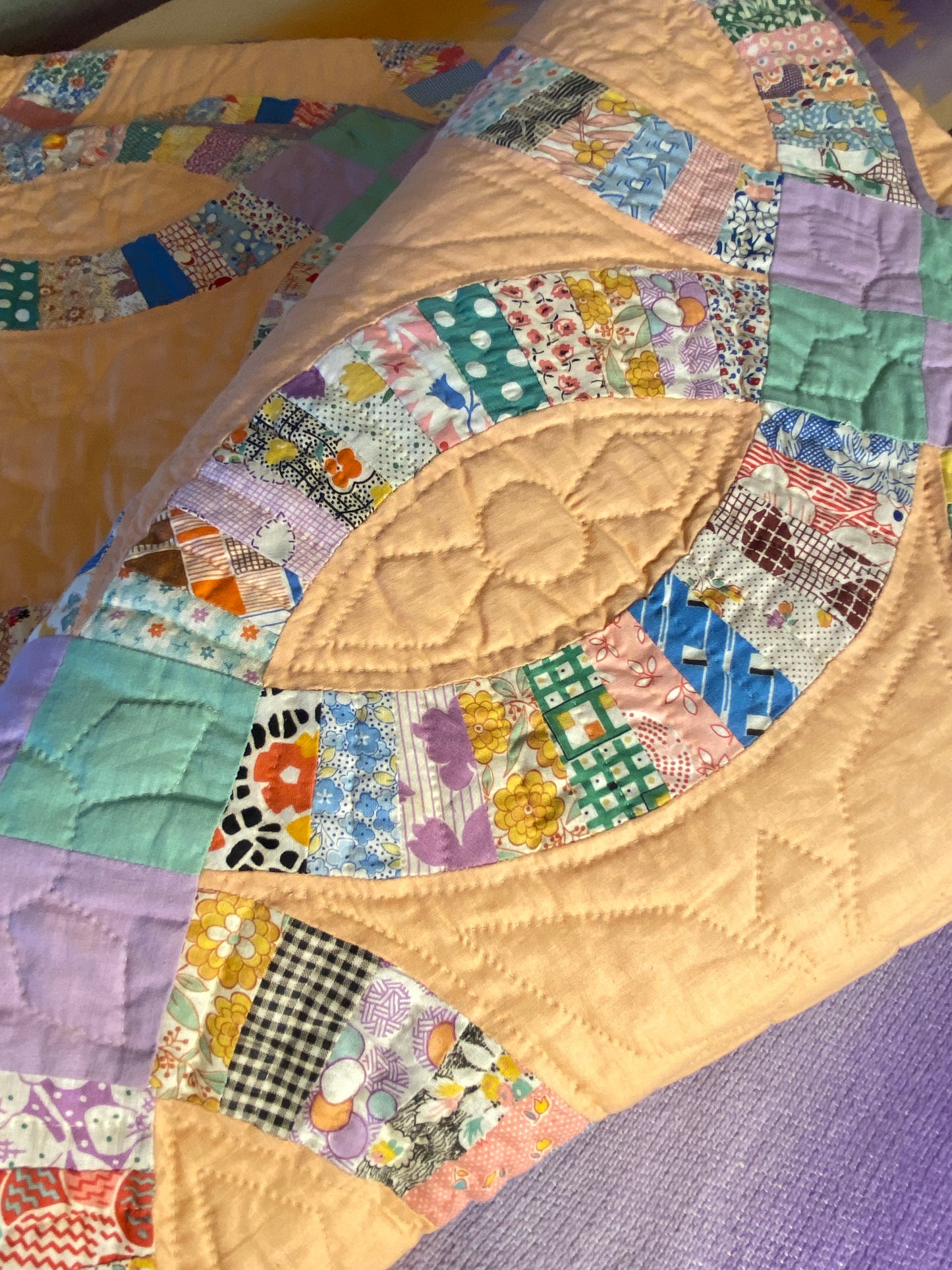 Stunning Double Wedding Ring Quilt
