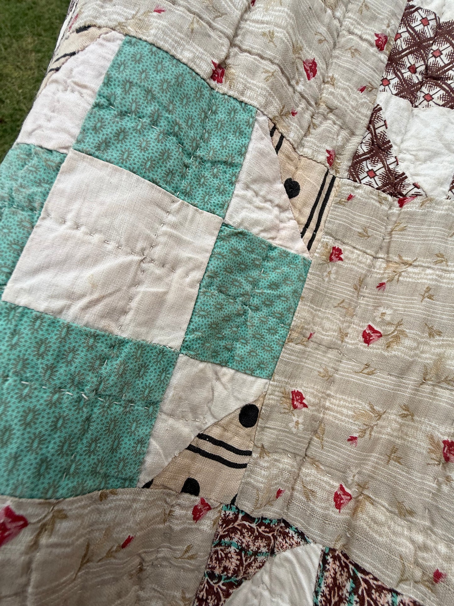 Early Shoofly Quilt with Blocks Border