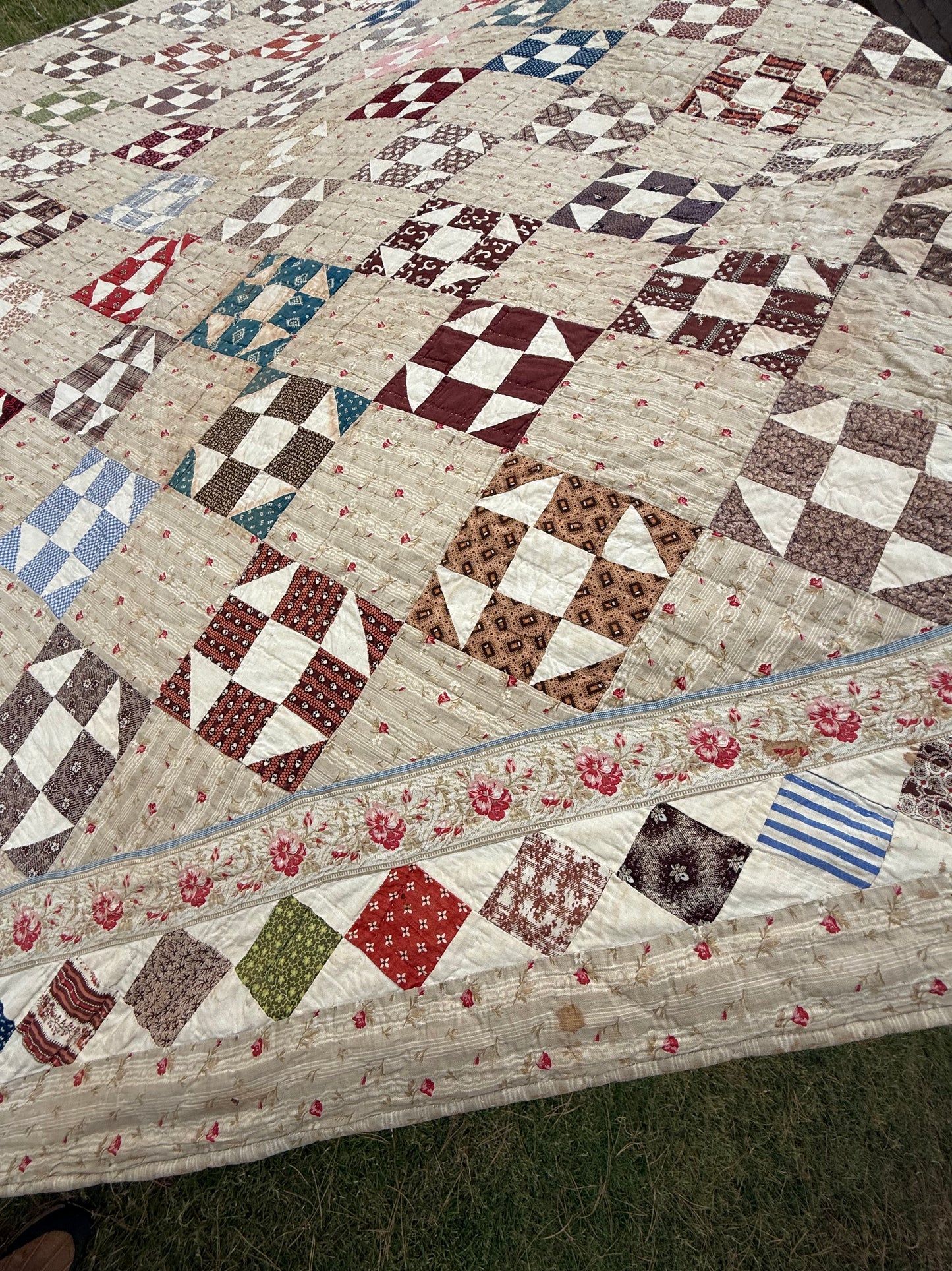 Early Shoofly Quilt with Blocks Border