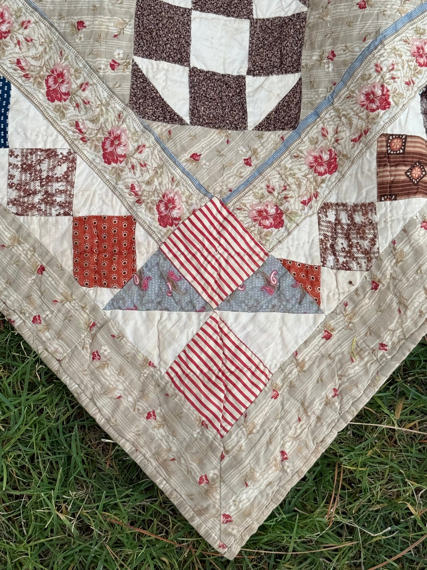 Early Shoofly Quilt with Blocks Border