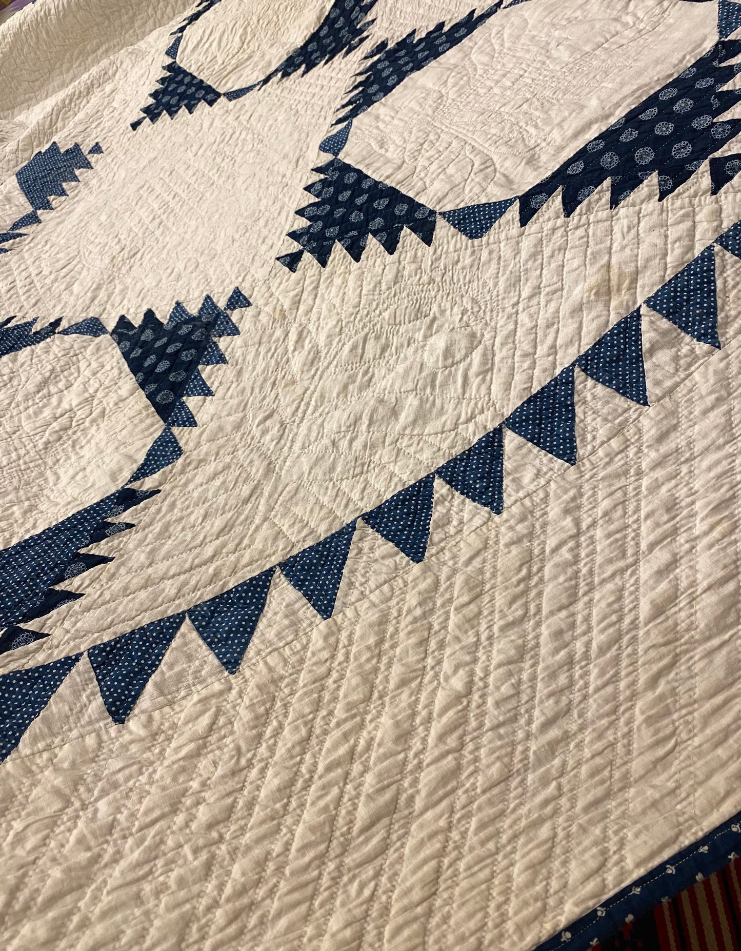 Sawtooth Square Variation Quilt with Sawtooth Border