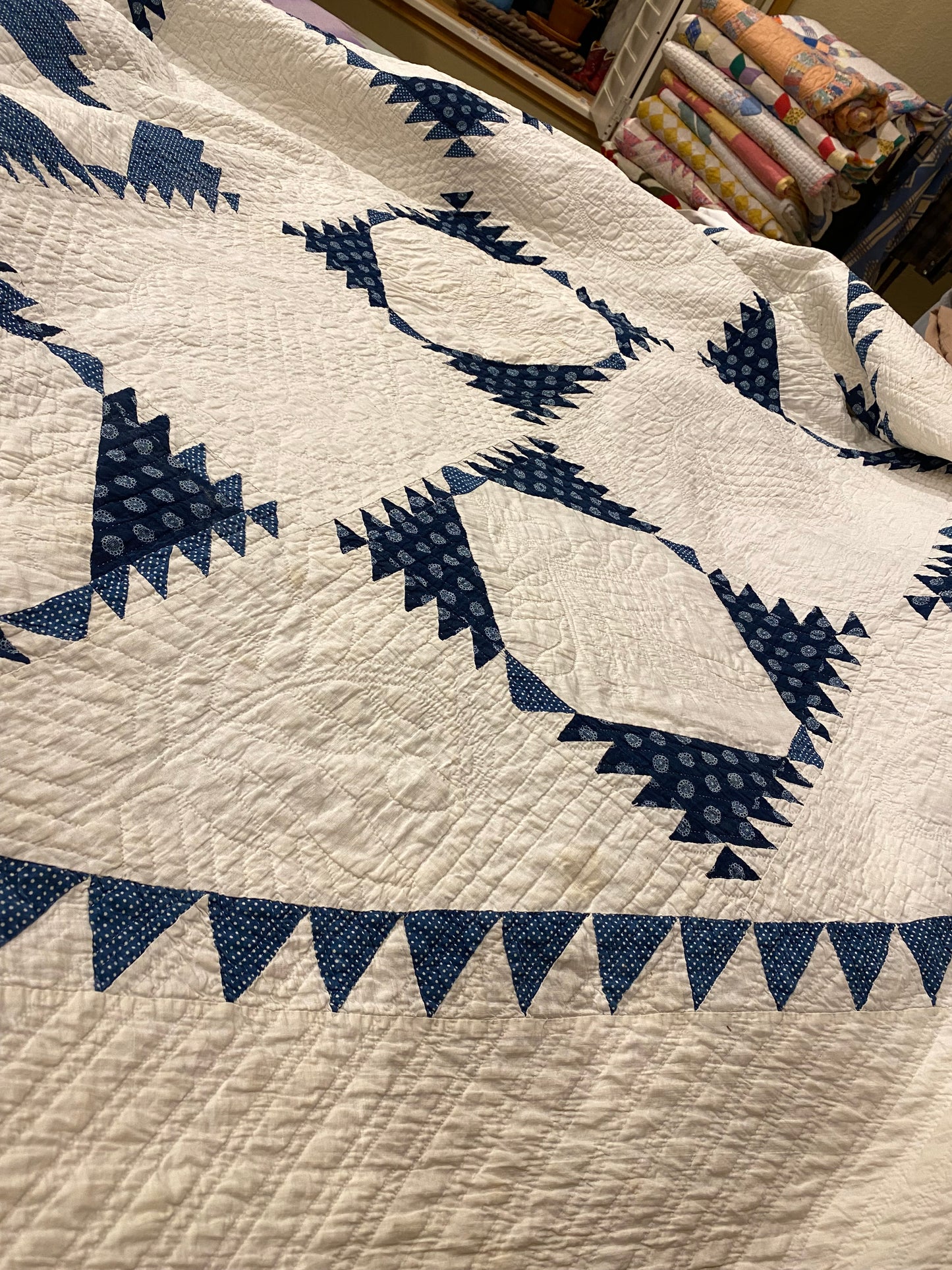 Sawtooth Square Variation Quilt with Sawtooth Border