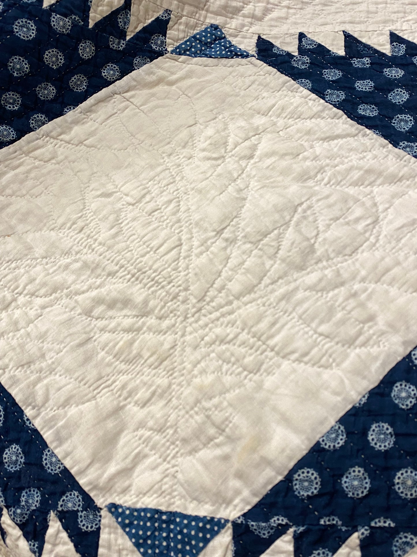 Sawtooth Square Variation Quilt with Sawtooth Border