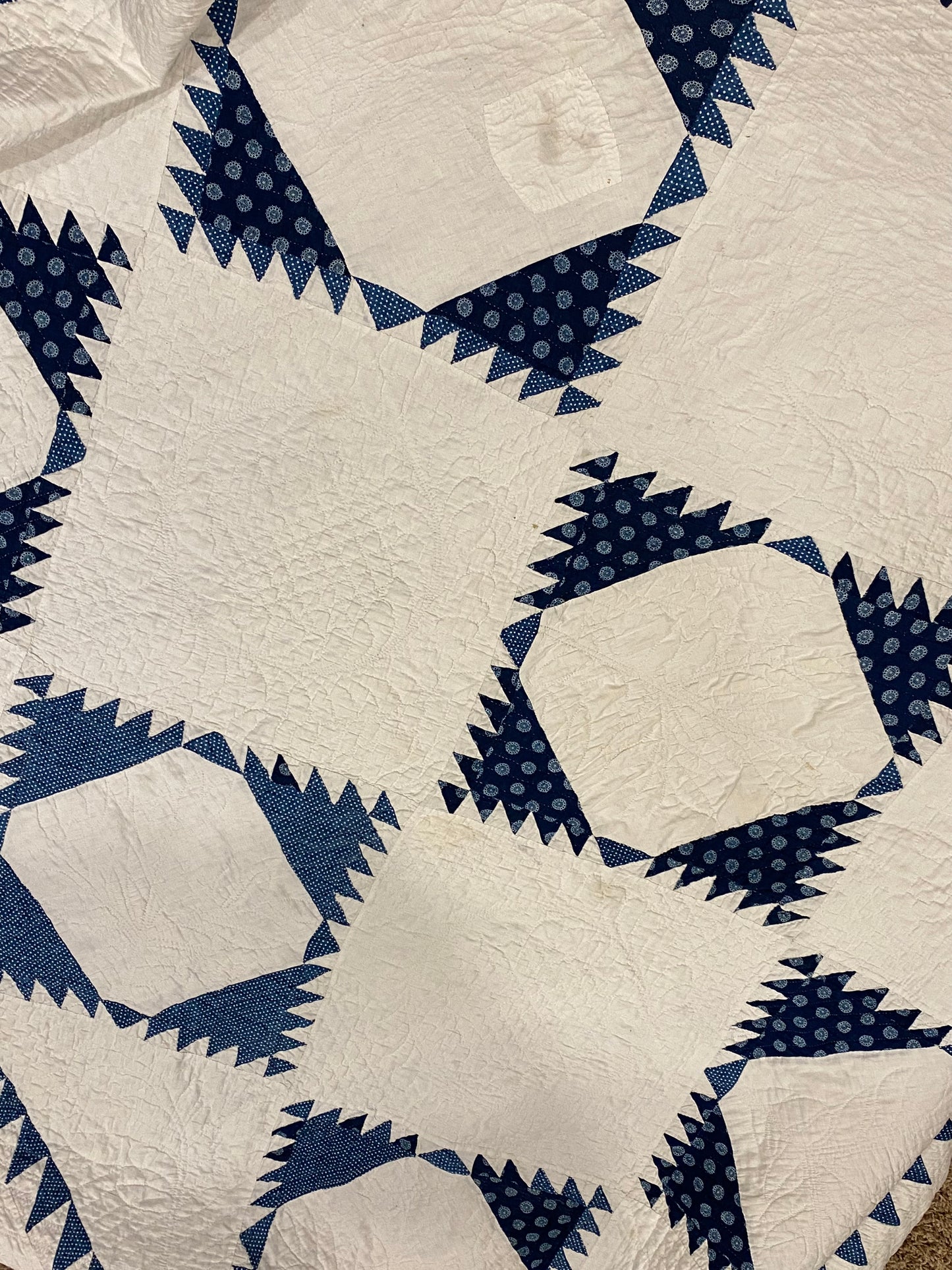 Sawtooth Square Variation Quilt with Sawtooth Border