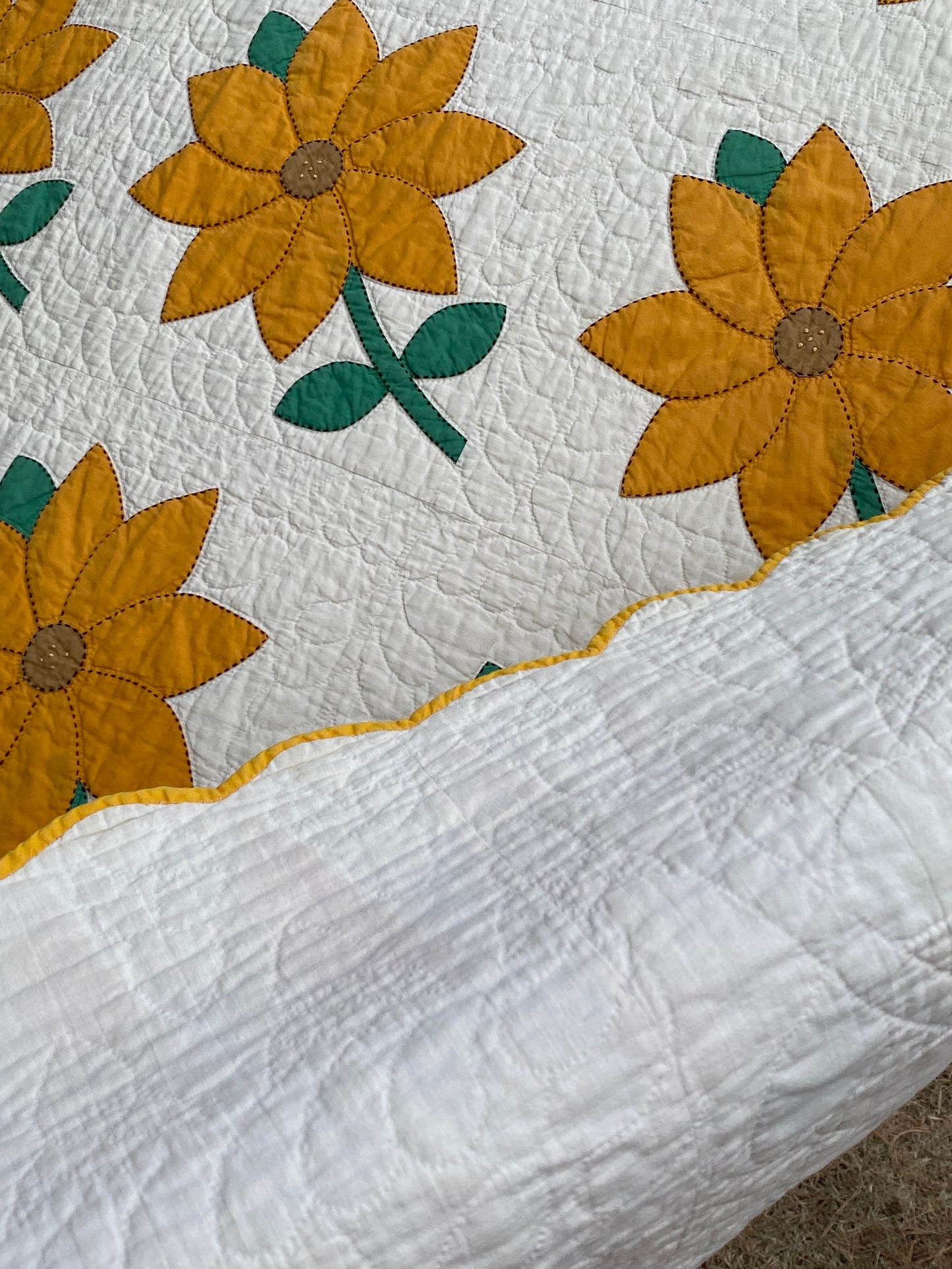 Daisy/Sunflowers Appliqué Quilt