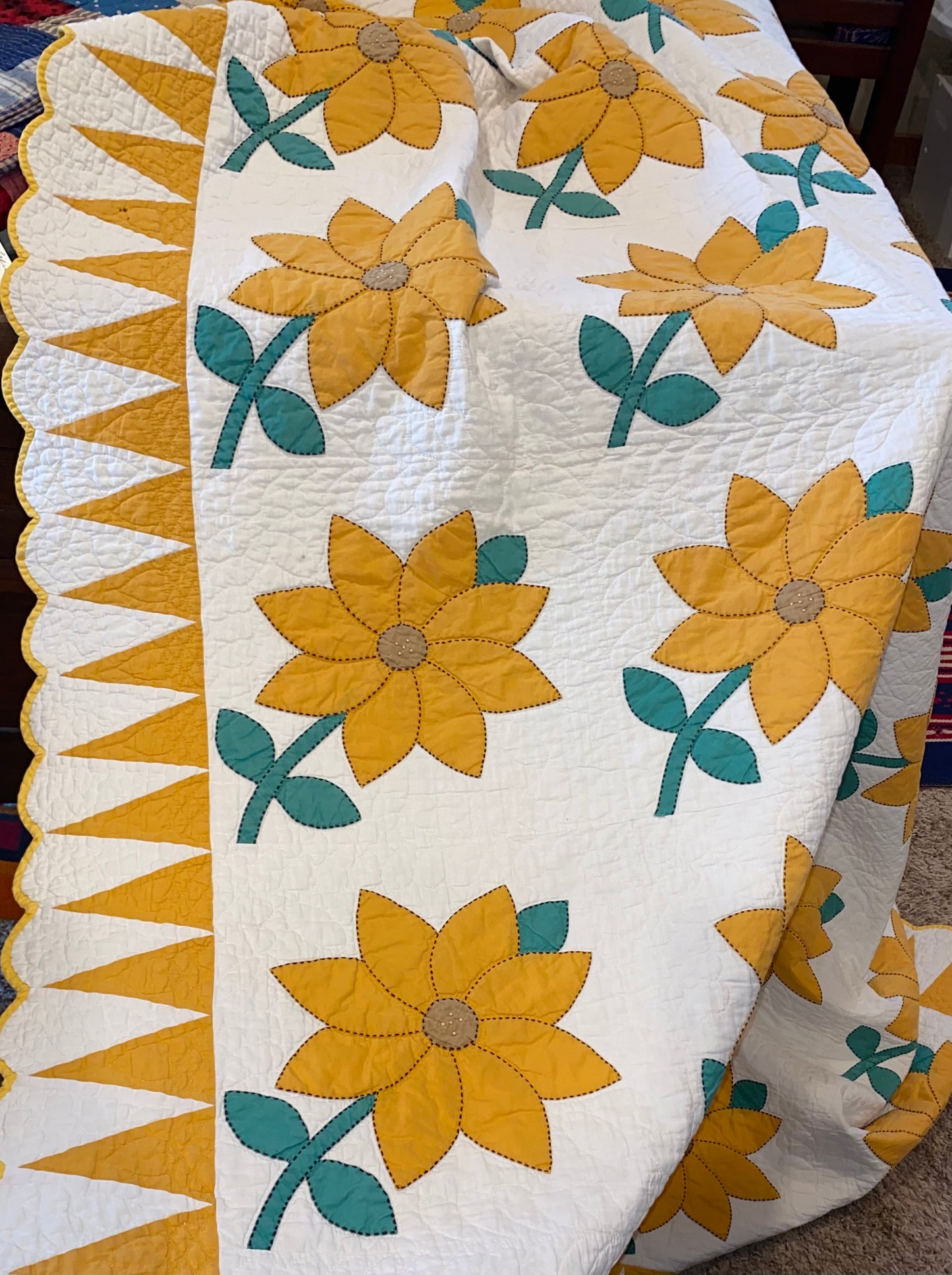 Daisy/Sunflowers Appliqué Quilt