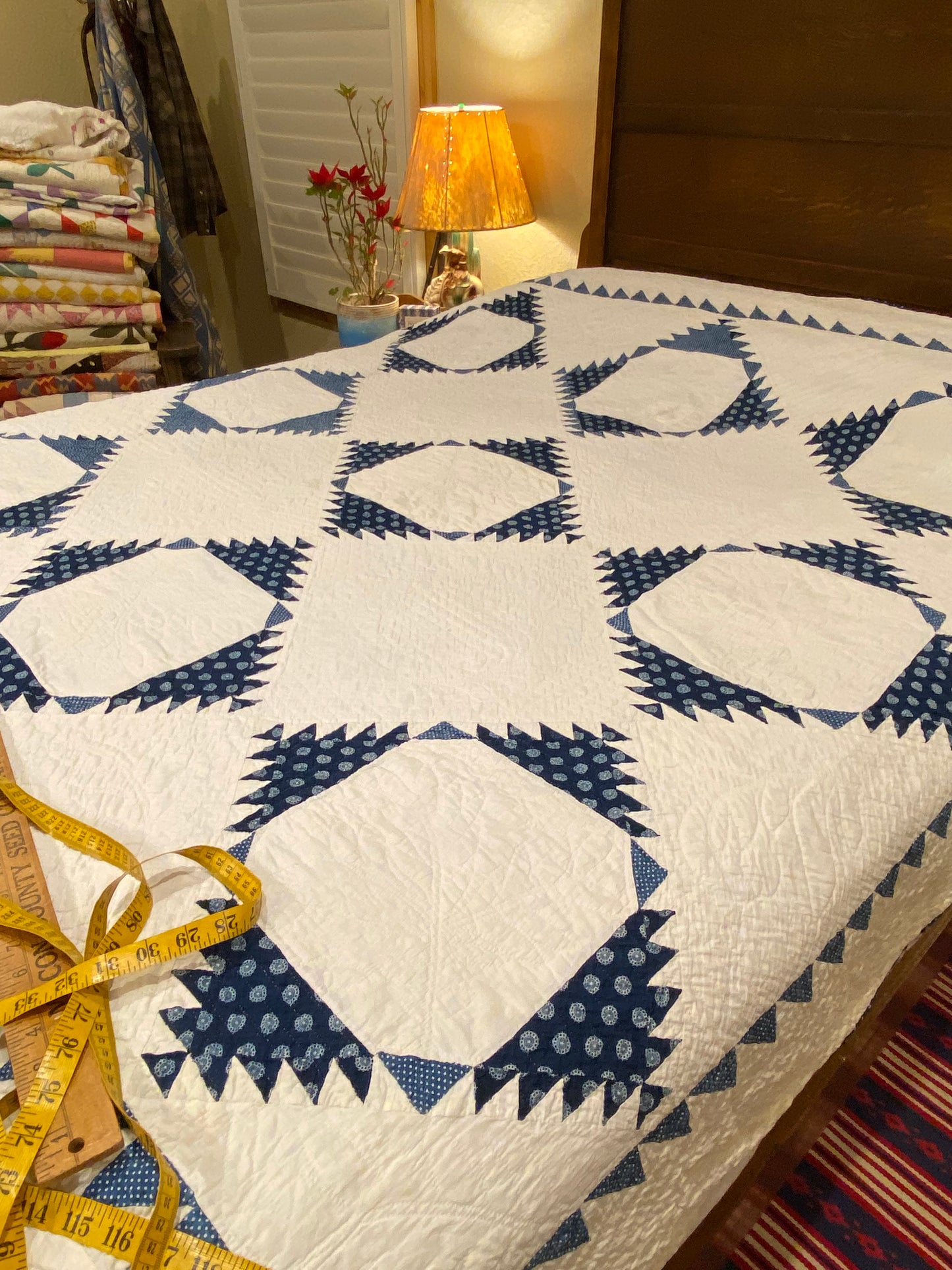 Sawtooth Square Variation Quilt with Sawtooth Border