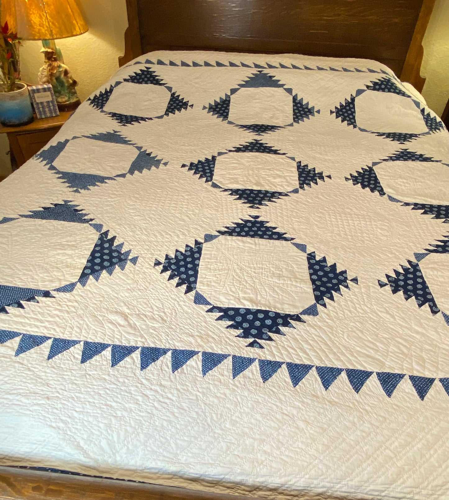 Sawtooth Square Variation Quilt with Sawtooth Border