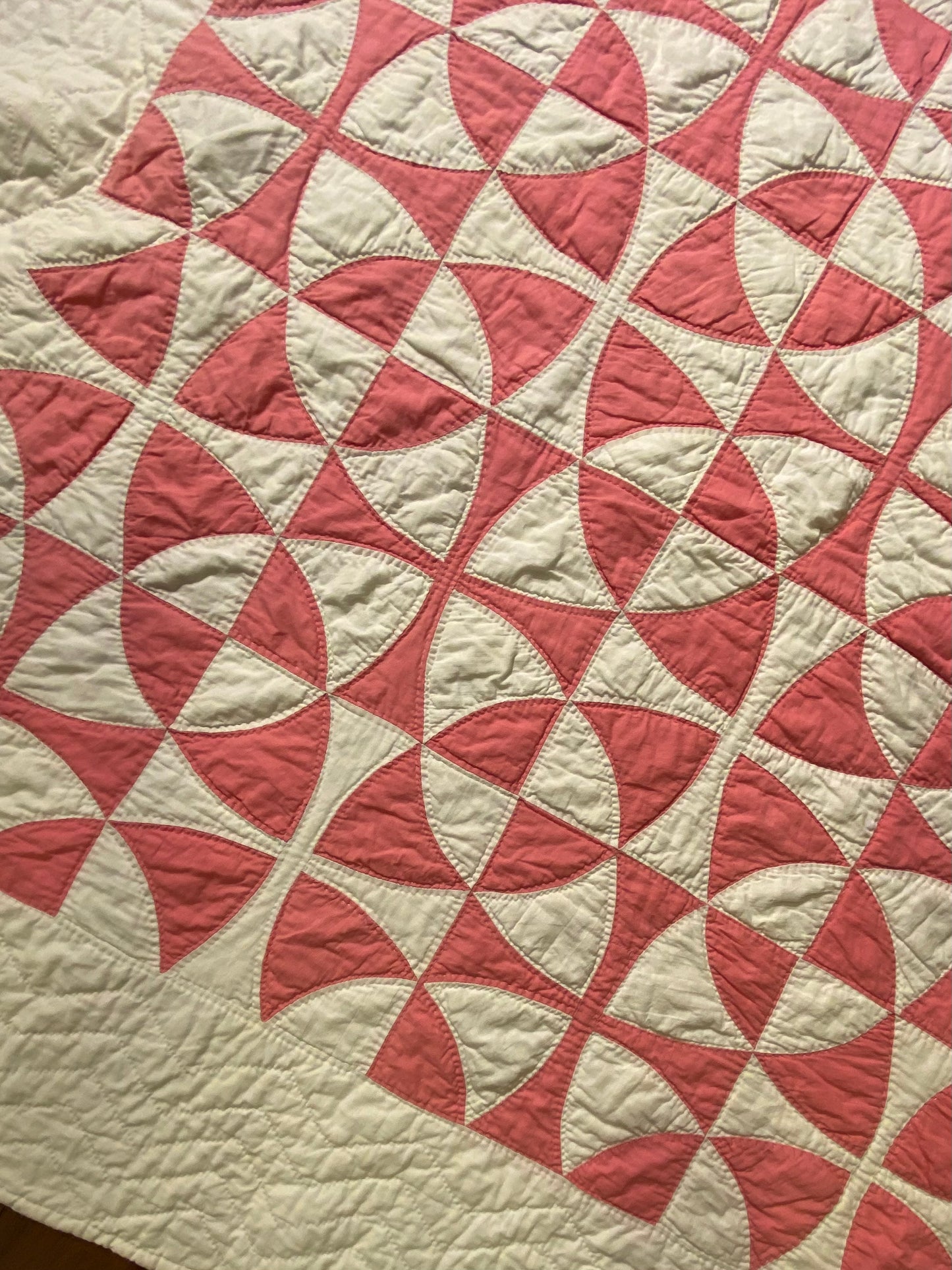 Circles in Pink and White Quilt