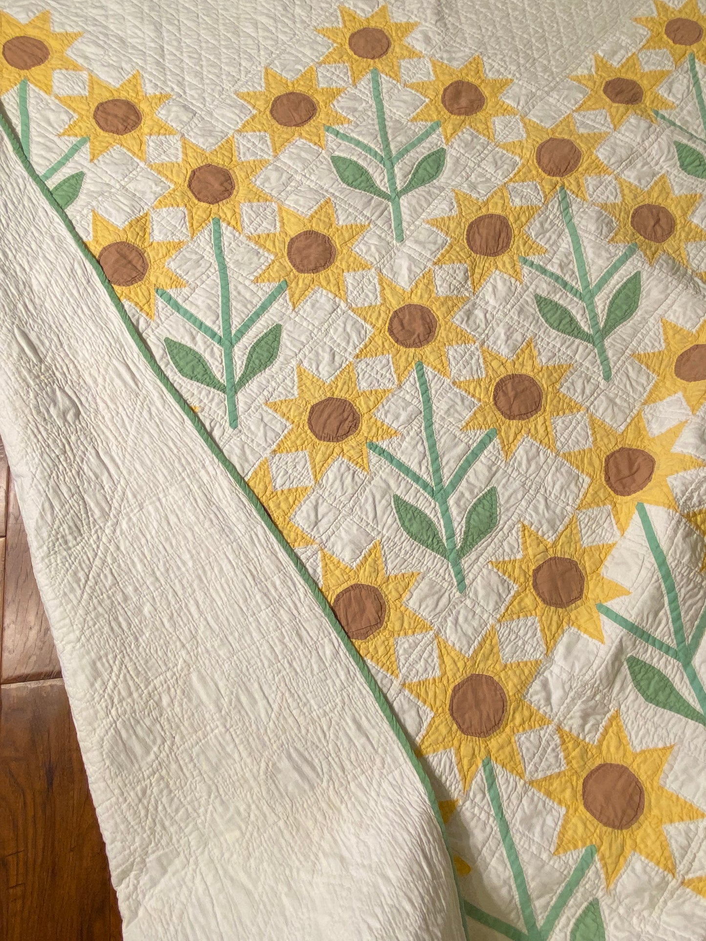 Triple Sunflowers Quilt