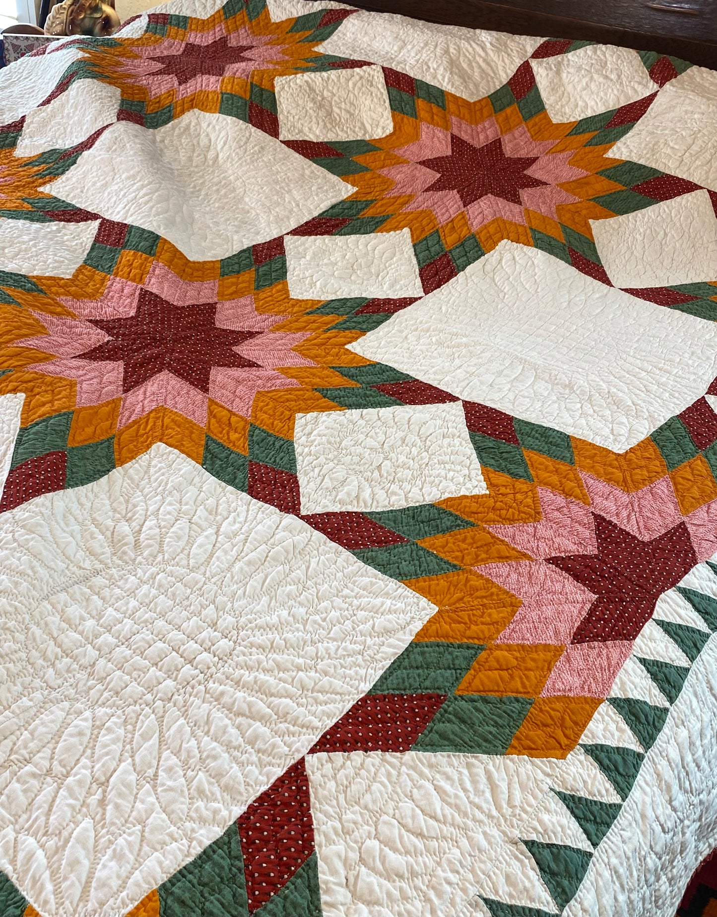 Touching 8 Point Stars Quilt with Sawtooth Border