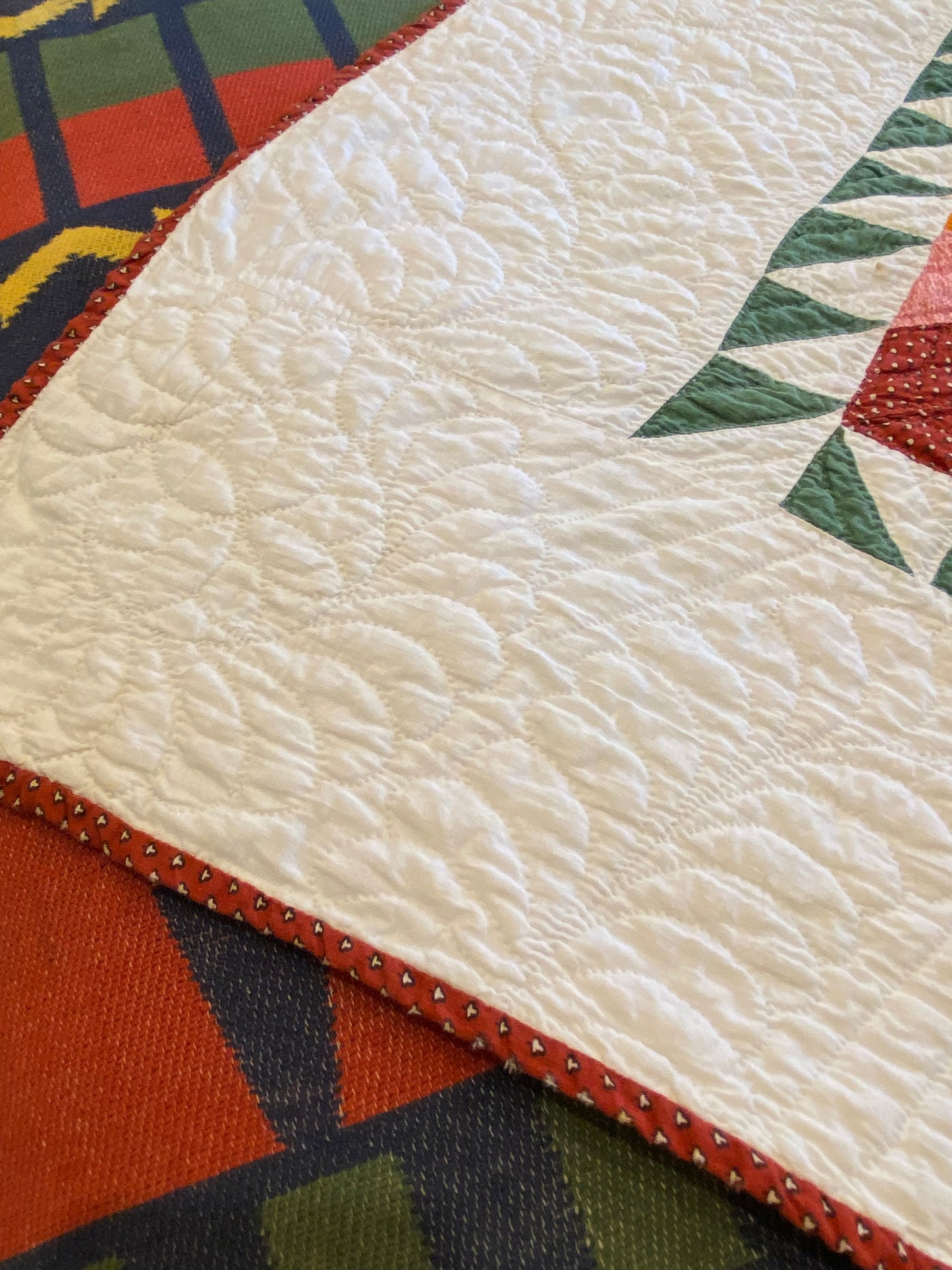 Touching 8 Point Stars Quilt with Sawtooth Border