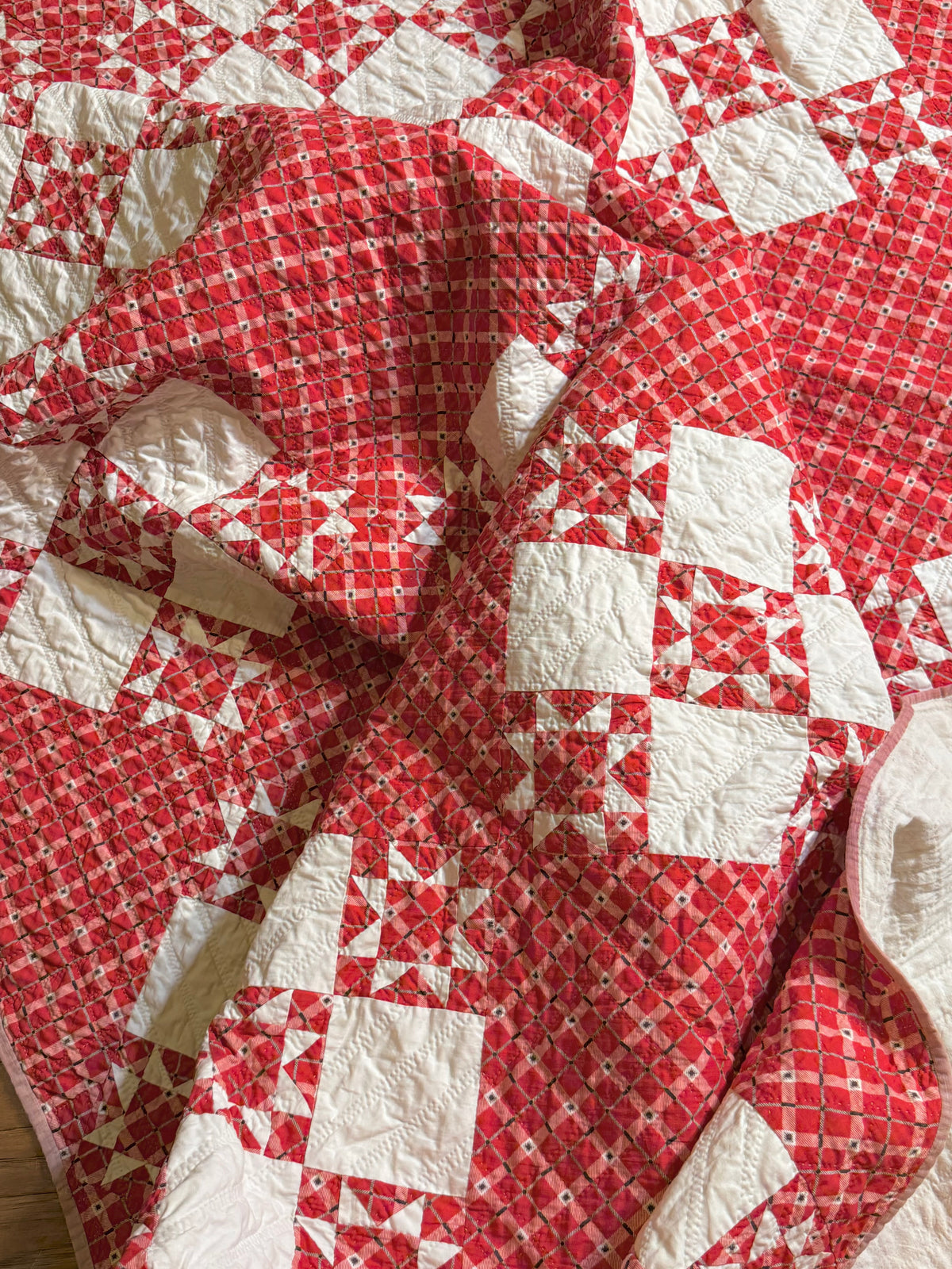 Small Scale Evening Stars in a 9 Patch Quilt