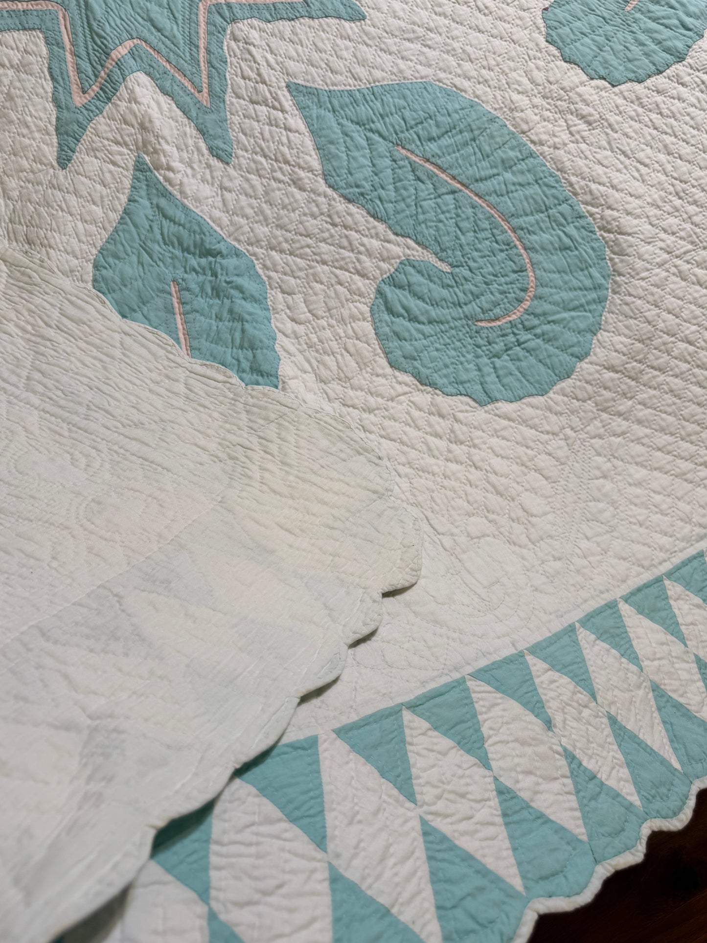 Superb Princess Feather Plumes and Star Appliqué Quilt