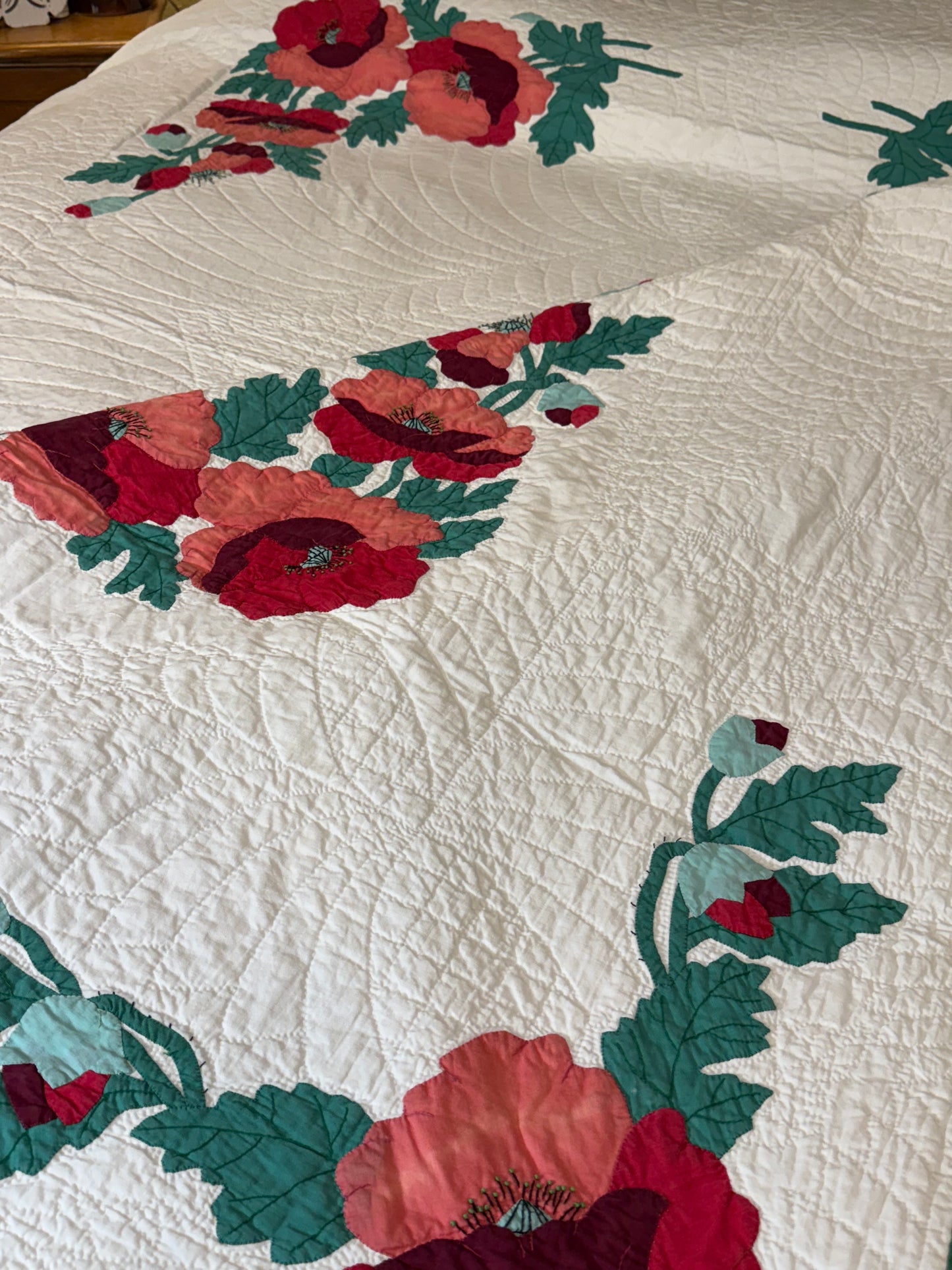 Majestic Poppy Vintage Applique Quilt