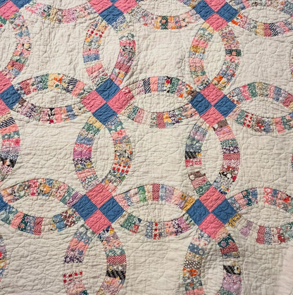 Small Pieced Double Wedding Ring Quilt