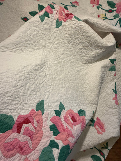 The Graceful Rose Applique Quilt