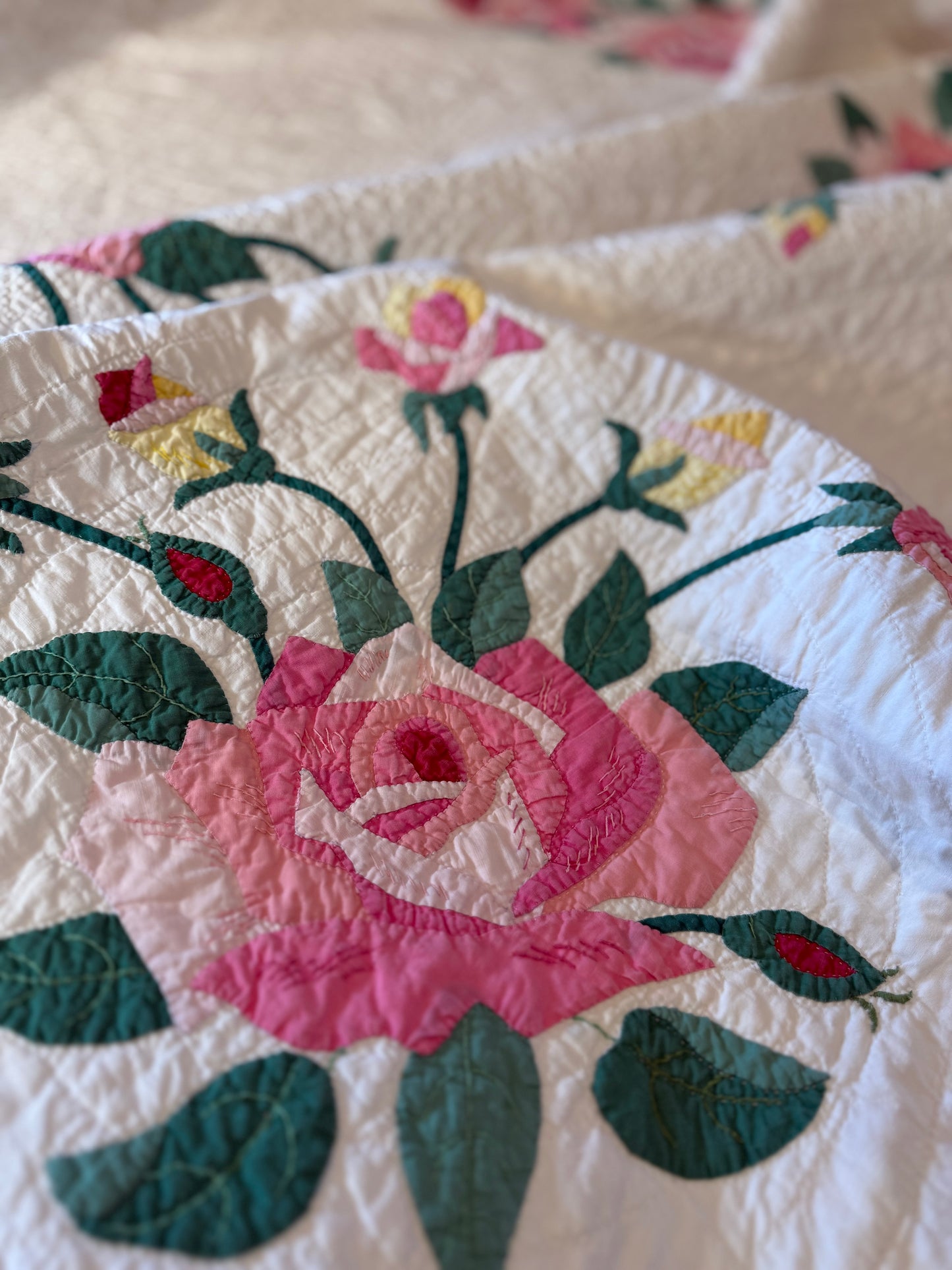 The Graceful Rose Applique Quilt