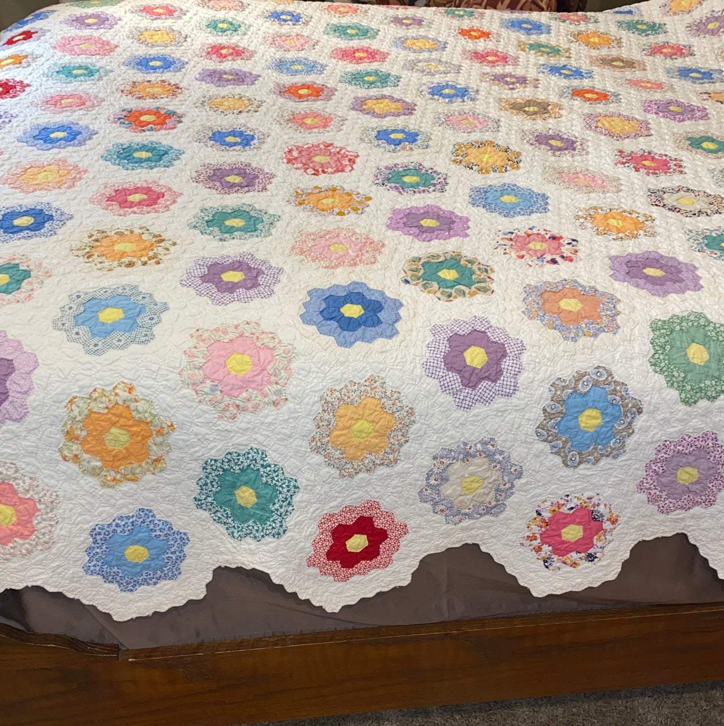 Small Scale Flower Garden Quilt