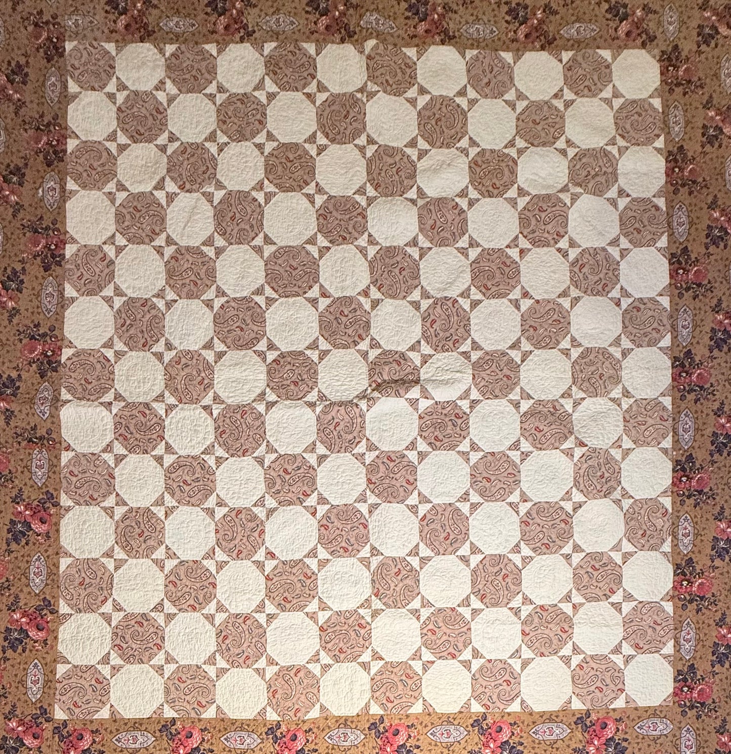 A Standout Chintz Octagons Quilt with Border