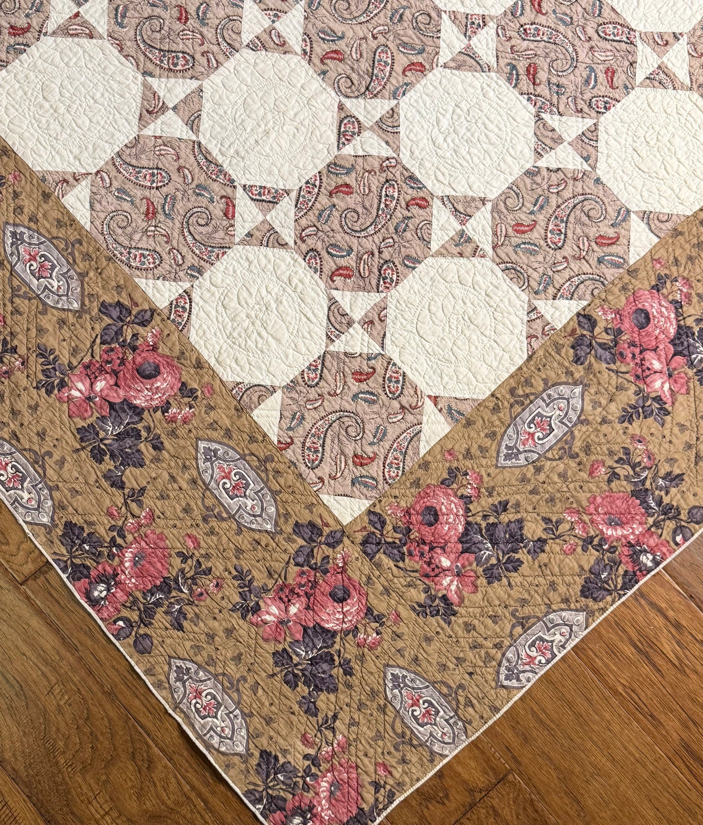 A Standout Chintz Octagons Quilt with Border