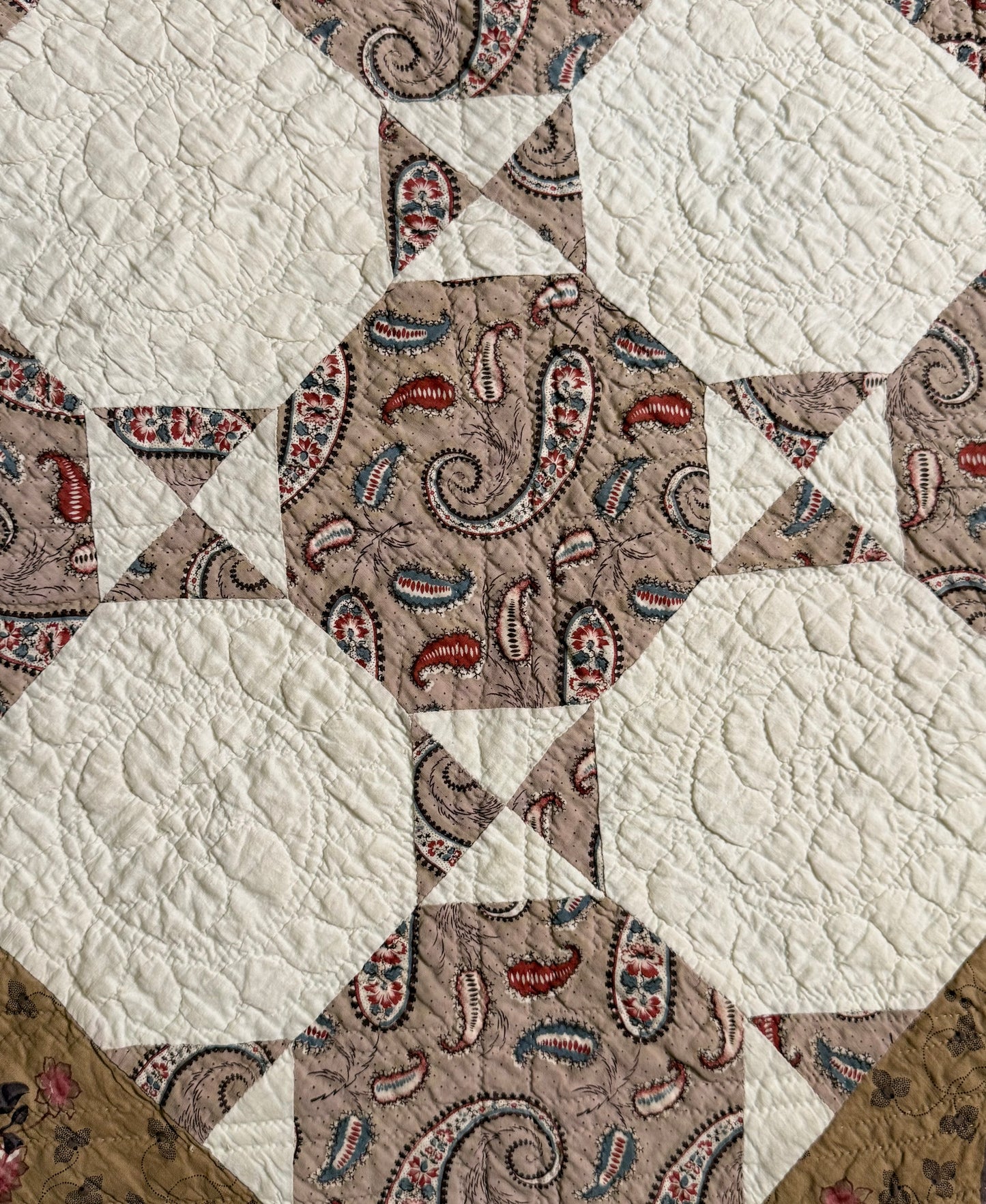 A Standout Chintz Octagons Quilt with Border